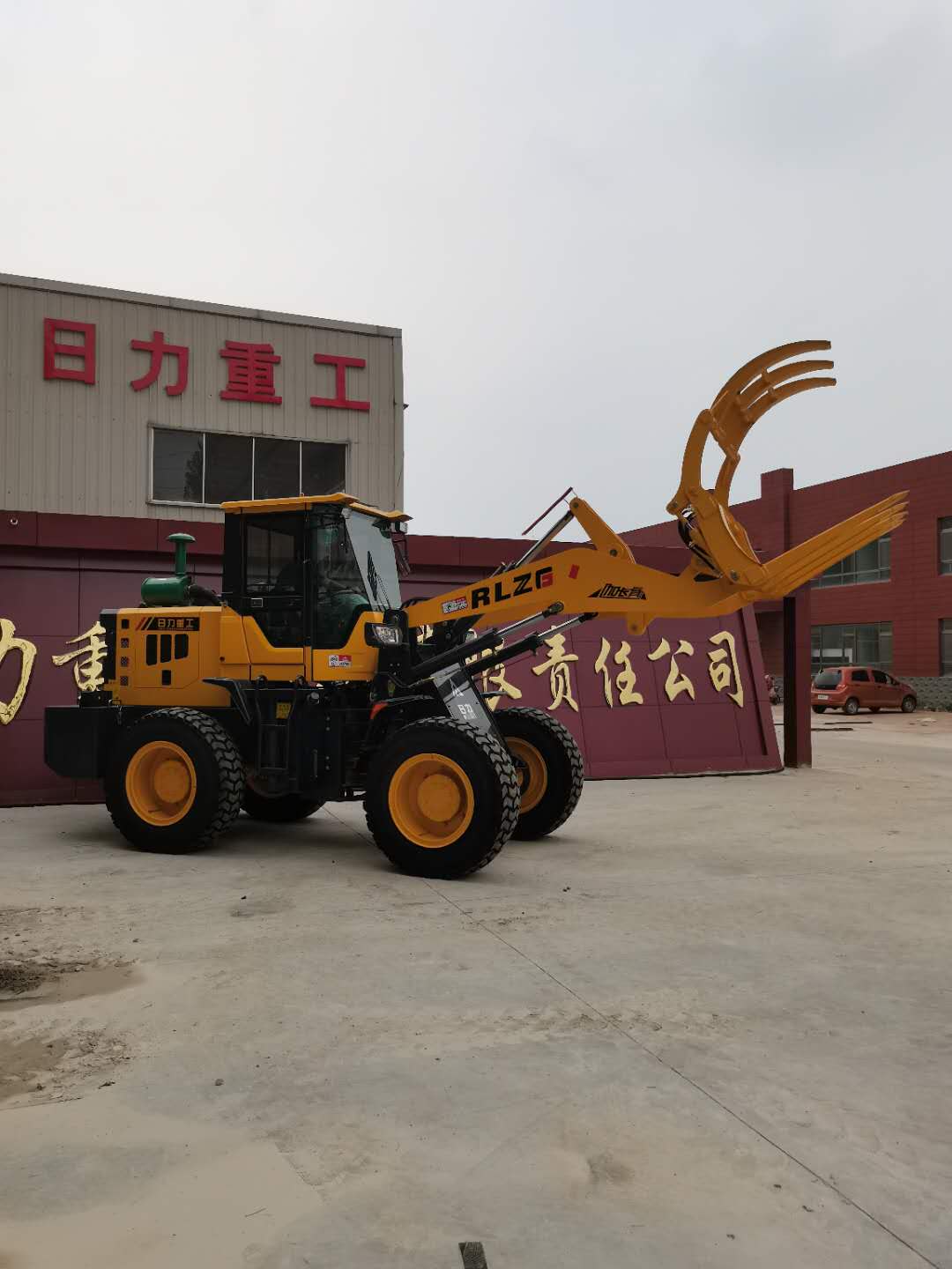 山東裝載機(jī)抓木機(jī)抓鋼機(jī)抓草機(jī)抓機(jī)裝載機(jī)廠家直銷*惠操作簡單裝載機(jī)