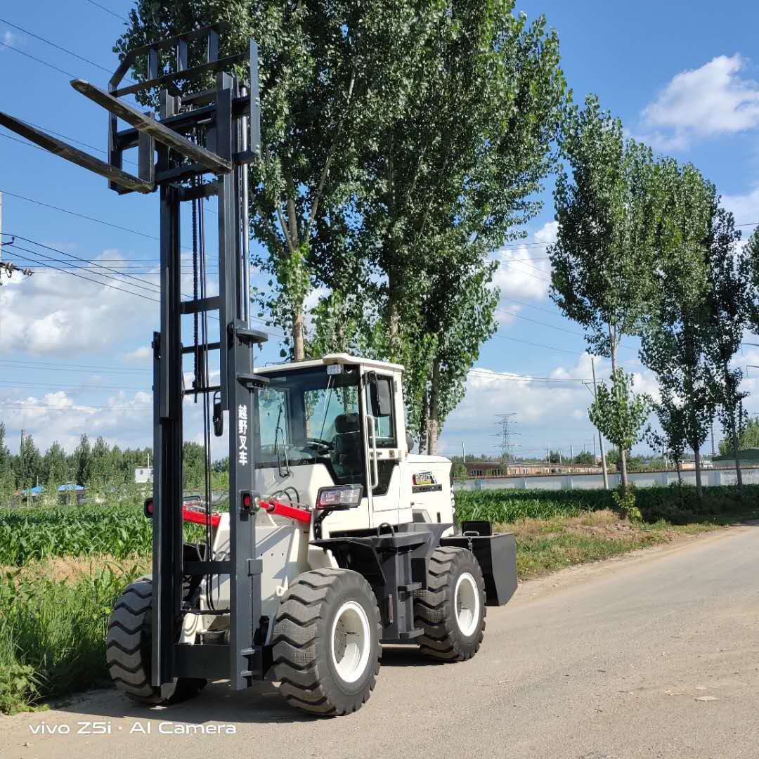 越野叉車四驅(qū)越野叉車4噸*