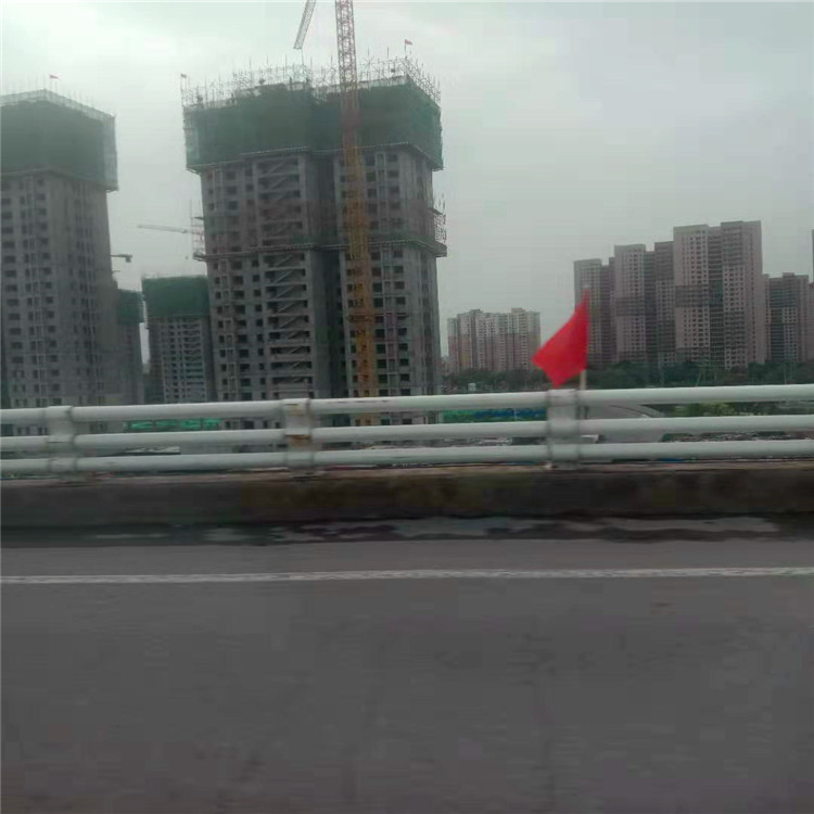 復(fù)合管道路護(hù)欄廠家 橋梁護(hù)欄 防撞護(hù)欄價格廠家