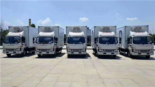 冷藏廂式保鮮車海鮮運輸車生產(chǎn)廠家 冷藏車價格-江淮江鈴