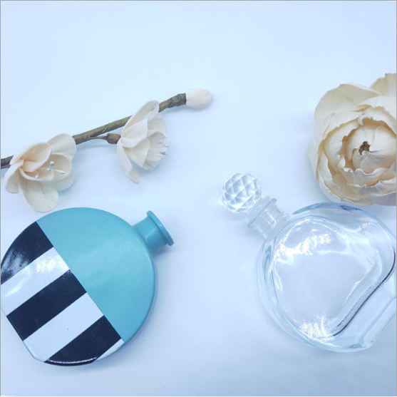 新款玻璃香薰瓶半圓透明卡口精白香薰瓶子玻璃球高分子100ml玻瓶