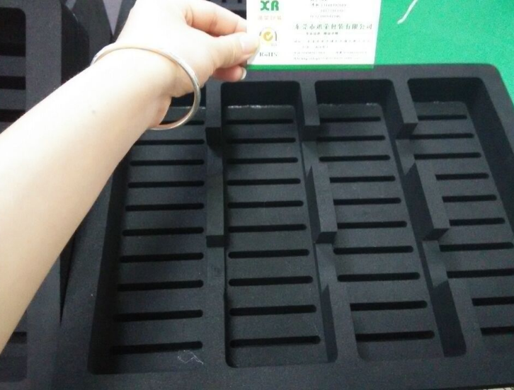 供應(yīng)黑色防靜電eva泡棉 一體成型高彈防火無(wú)味阻燃eva內(nèi)襯材料