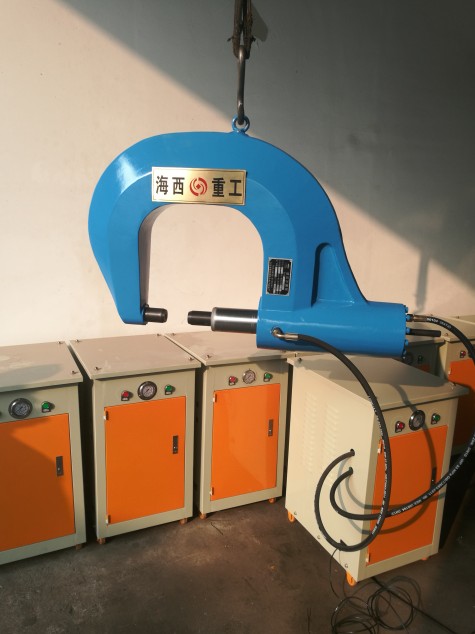 榮成市汽車大梁冷鉚機(jī)整體鑄鋼高鉚接噸位為32T