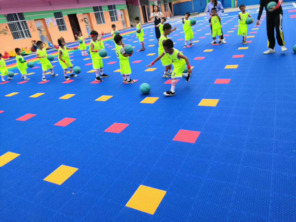 懸浮式拼裝地板、幼兒園室外地板