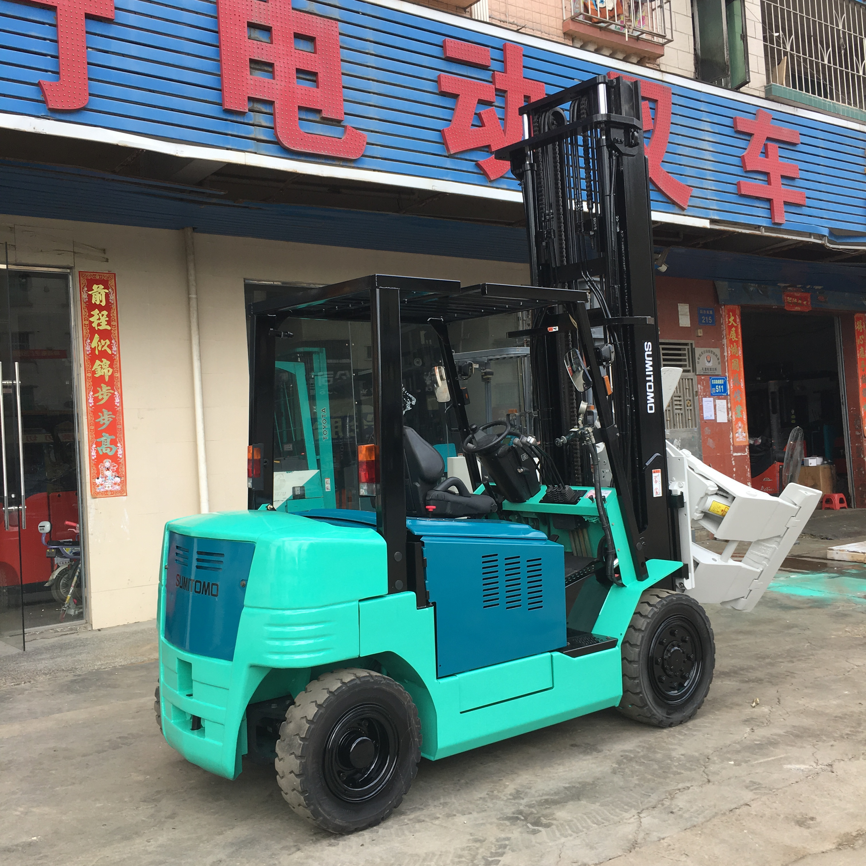 3.5噸住友電動(dòng)叉車配卡斯卡特紙卷夾叉車