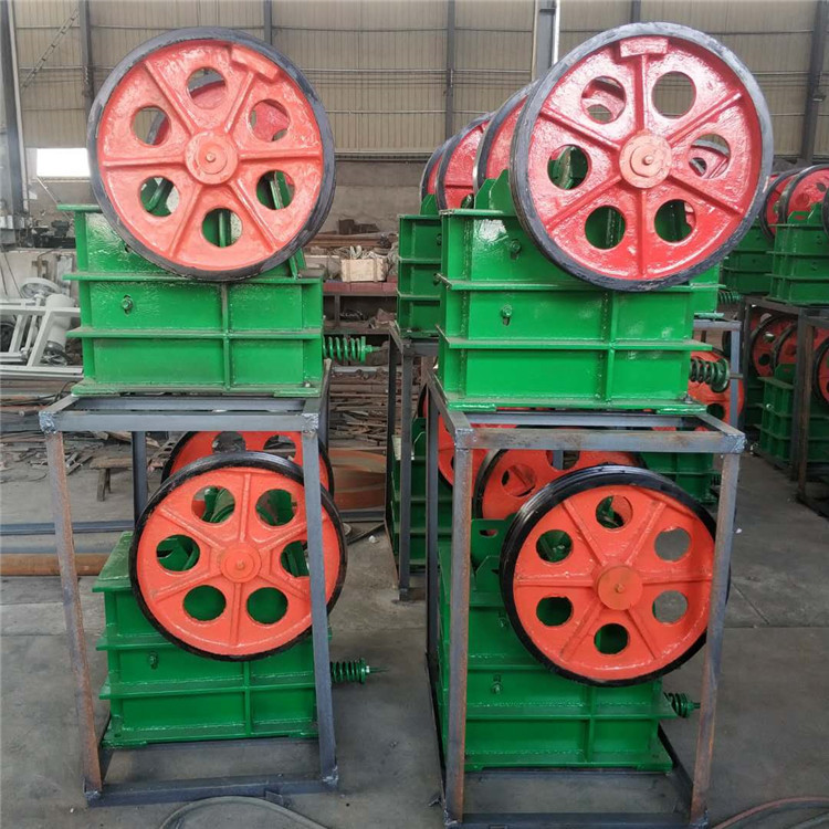 久諾供應(yīng)石場(chǎng)石子破碎機(jī) 和顆粒制砂機(jī)