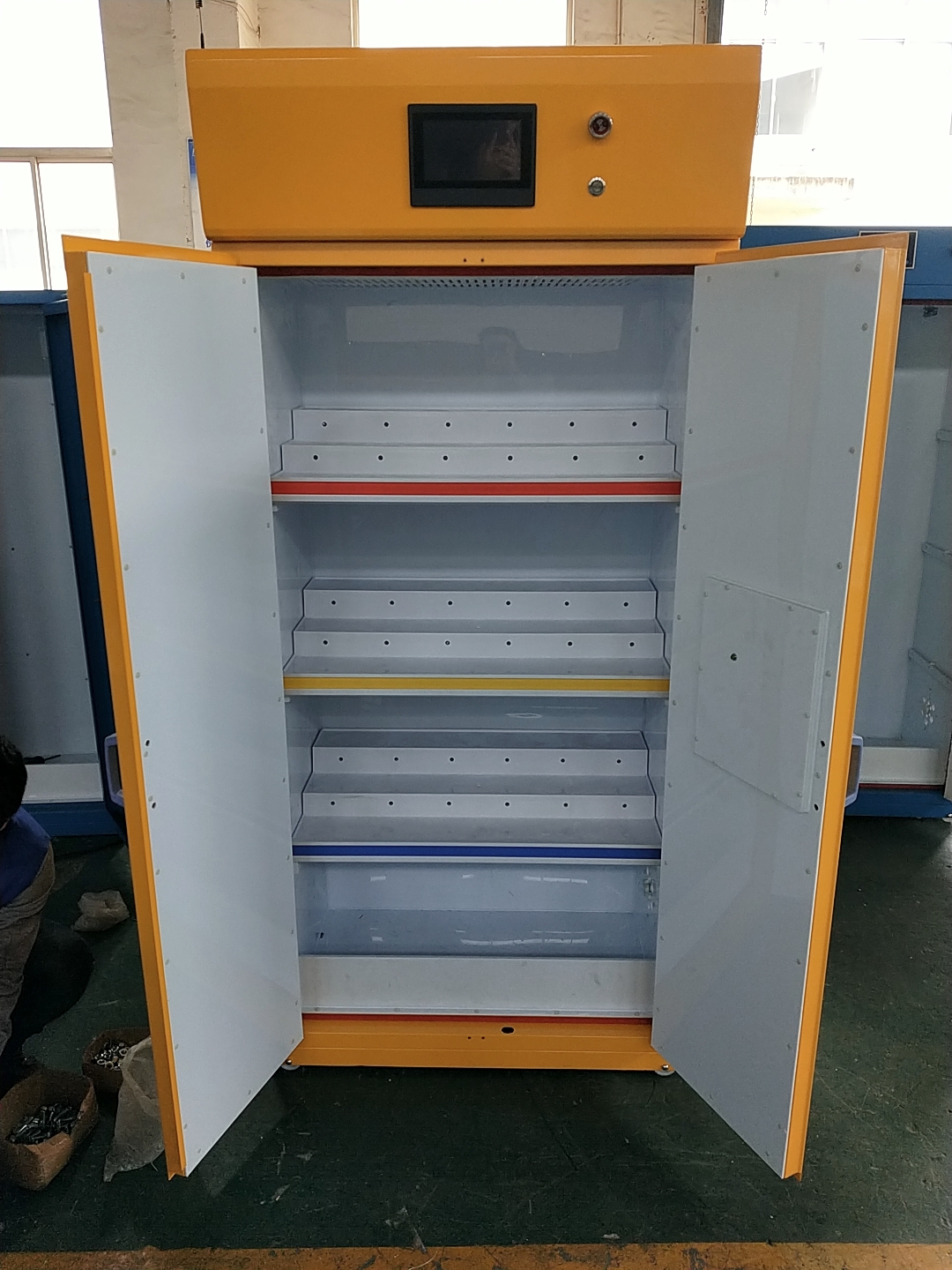 智能型易燃品柜4G網(wǎng)絡(luò)遠(yuǎn)程控制柜毒害品柜