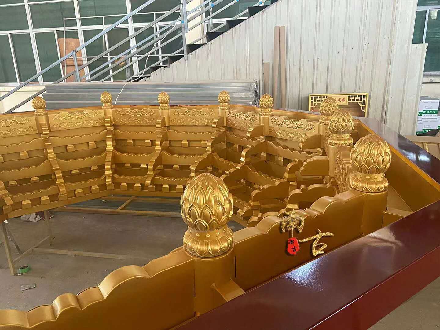 大殿佛像頂上圈圈宗祠佛堂八角藻井