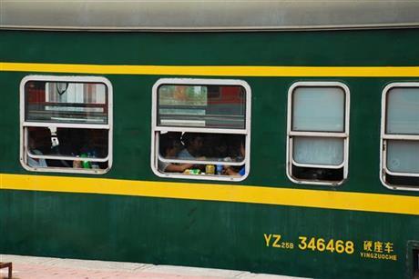 二手鐵路火車車廂出售-湖北鐵路火車車廂廠家批發(fā)-火車車廂售賣價格