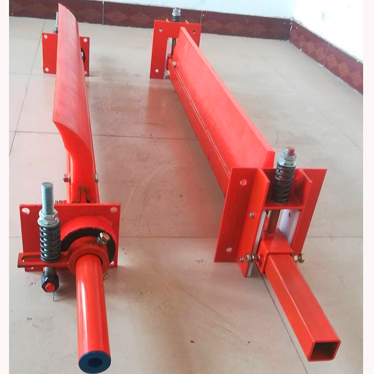 山東廠家聚氨酯頭部刮料清掃器二道三道鋁合金空段清掃器