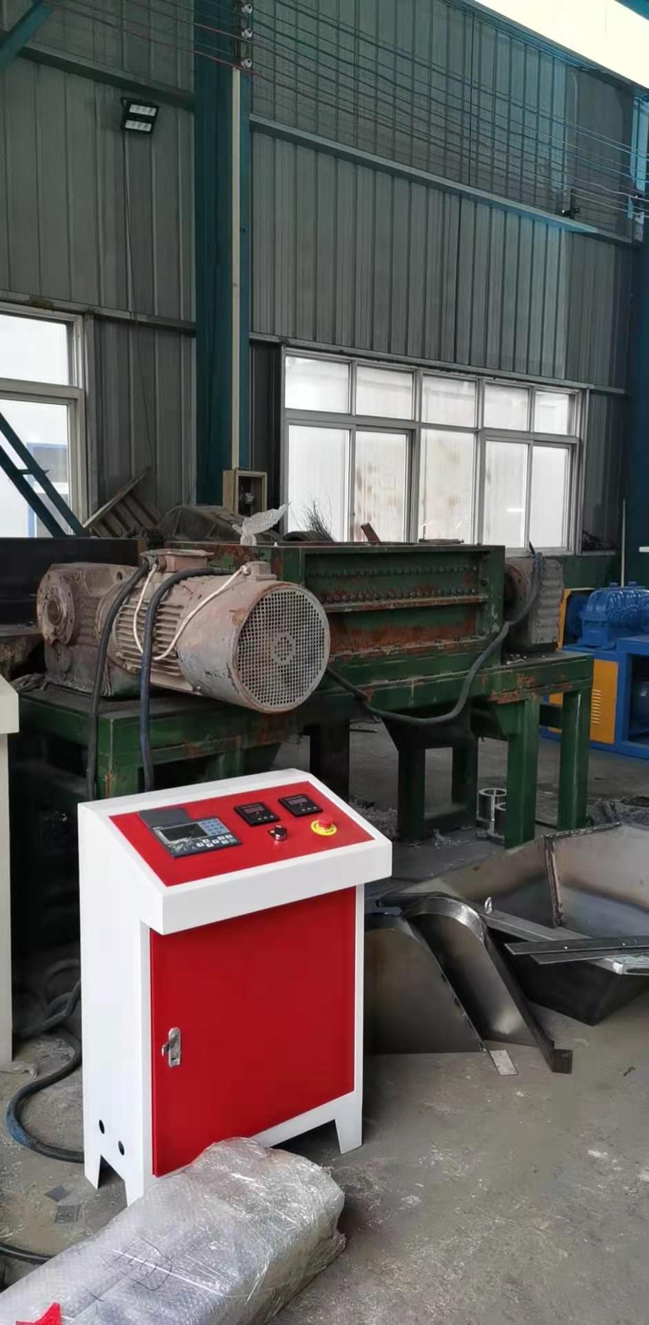 云南大理二手1000型木材撕碎機配22kw電機4.5萬轉(zhuǎn)讓