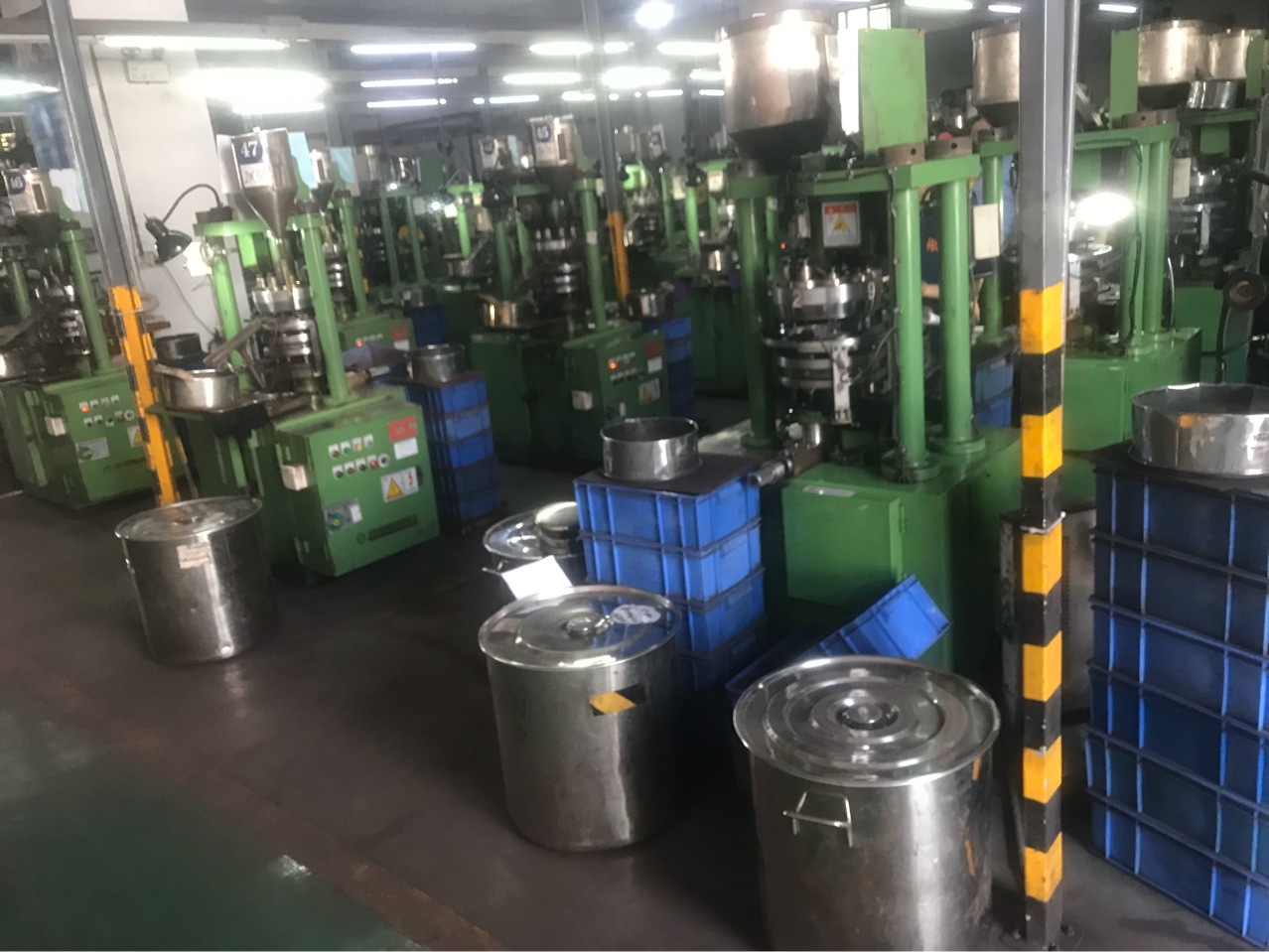 鐵氧體高導(dǎo)微型磁環(huán)生產(chǎn)廠家、定制、報(bào)價(jià)單、哪家好【江門(mén)市新會(huì)區(qū)新日旭電子材料有限公司】