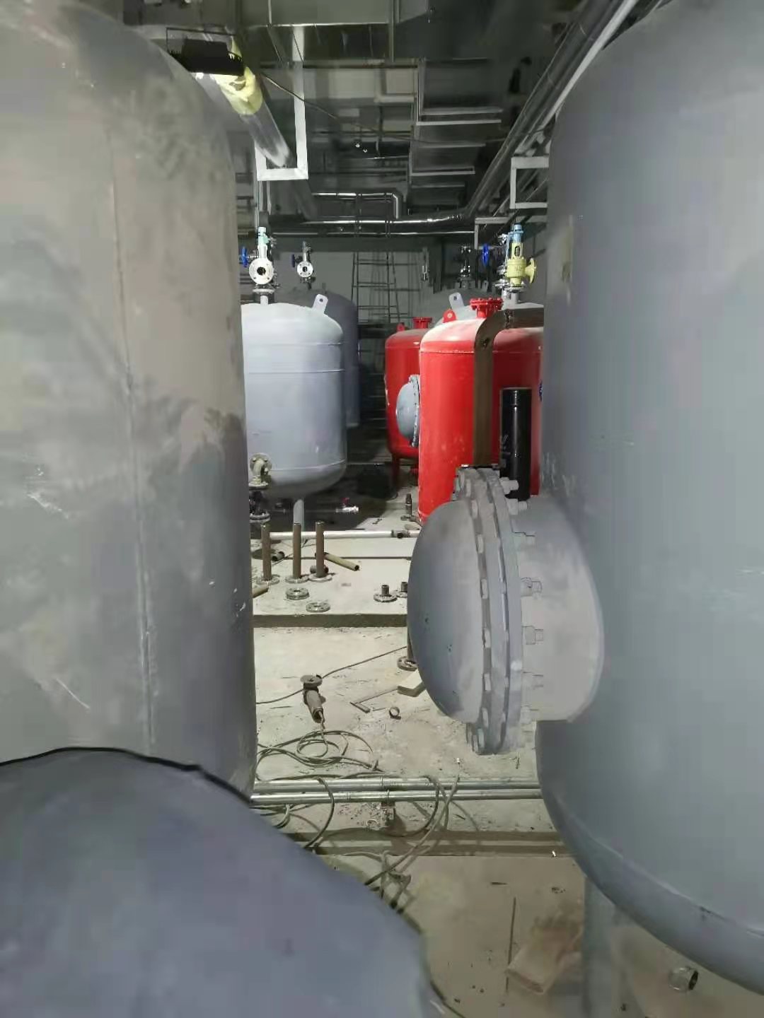 容積式換熱器維修 儲水罐 立式容積式換熱器，儲水罐，承壓水 立式容積式換熱器，儲水罐承壓水箱