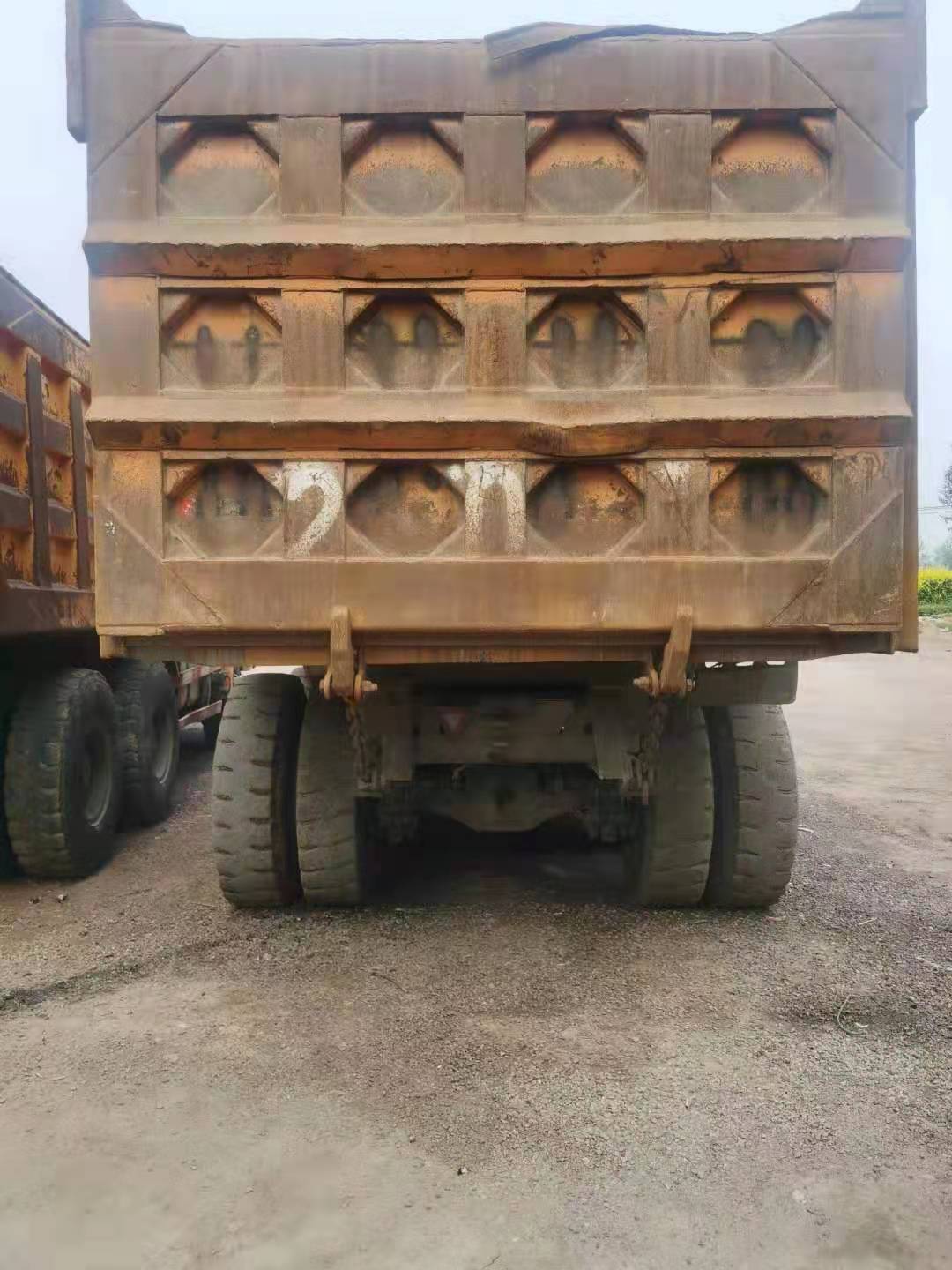 急售18年北奔自卸車