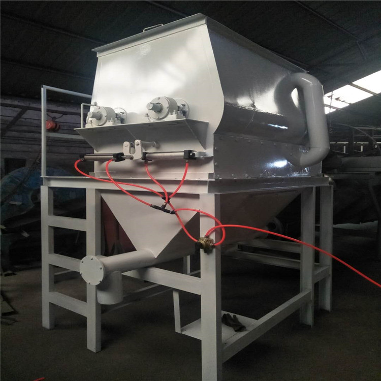 供應(yīng)大型臥式雙軸全價飼料混合機高端配置環(huán)保