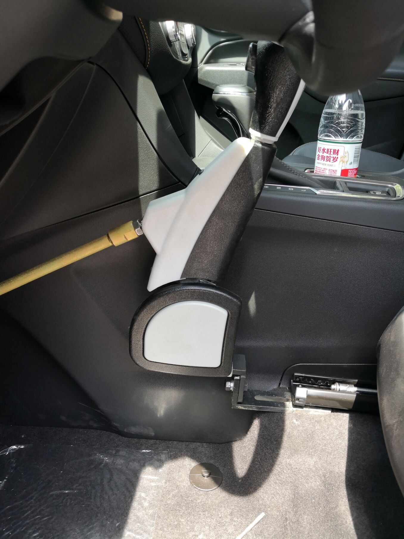 殘疾人駕車裝置（溫馨手第四代），結(jié)構(gòu)簡單，使用安全方便
