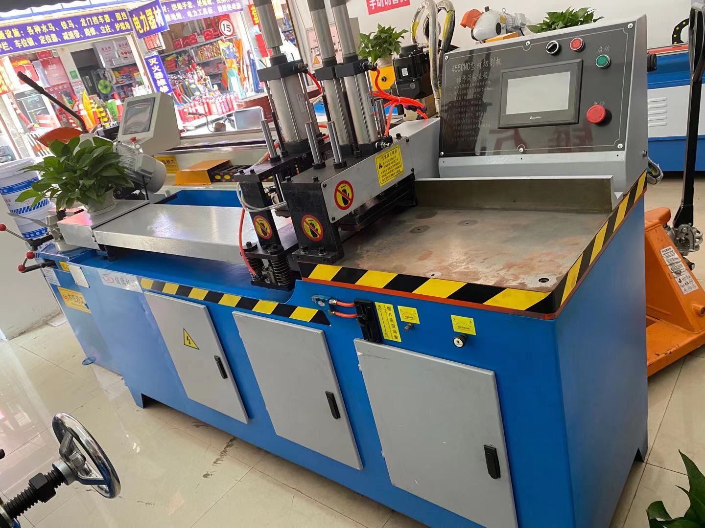 湖北 切鋁機(jī) 455CNC切鋁機(jī)