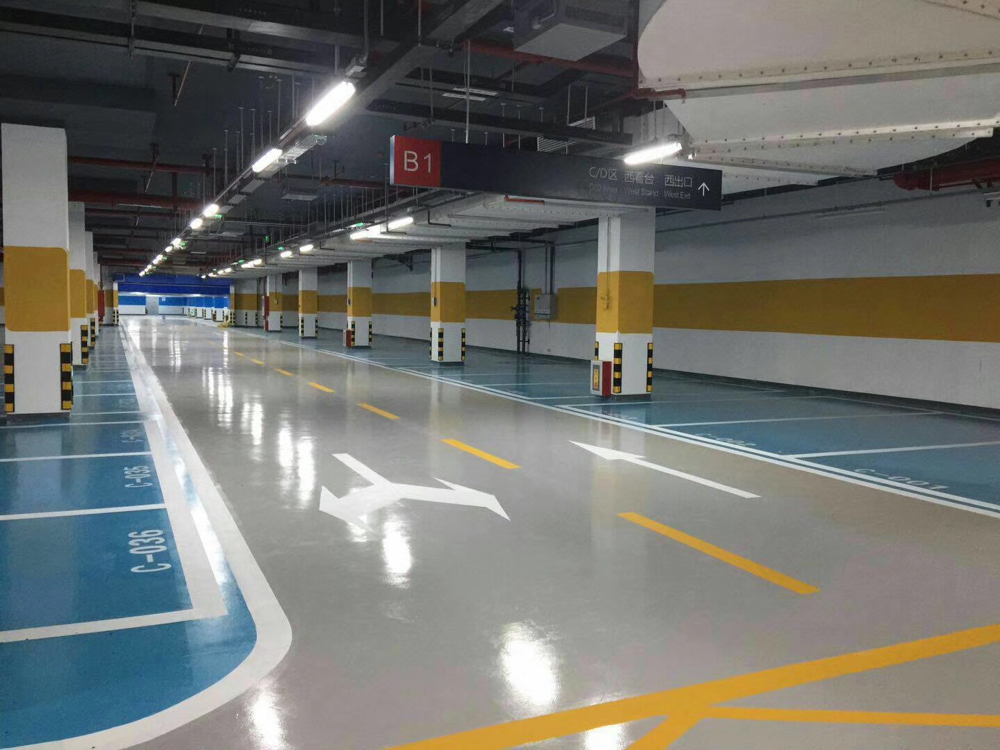 肇慶停車場超耐磨地坪工程承建商、承接停車場超耐磨地坪施工