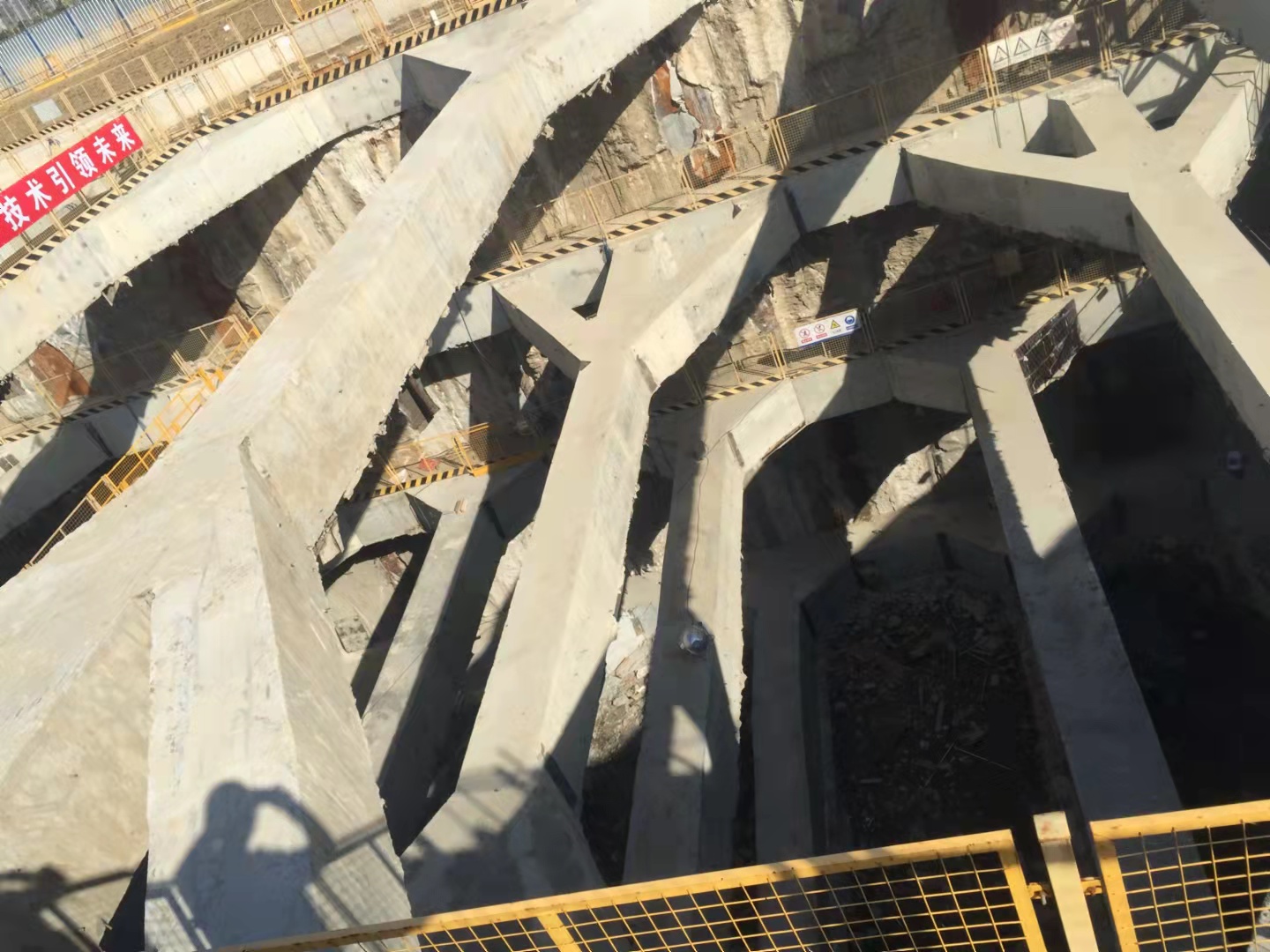 深圳地鐵切割公司報(bào)價(jià)實(shí)惠的就找珠海市中智建筑工程有限公司