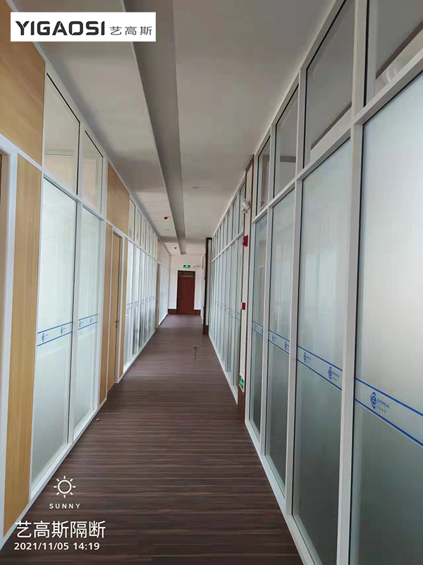 影響鋁合金玻璃隔斷價格的三大因素