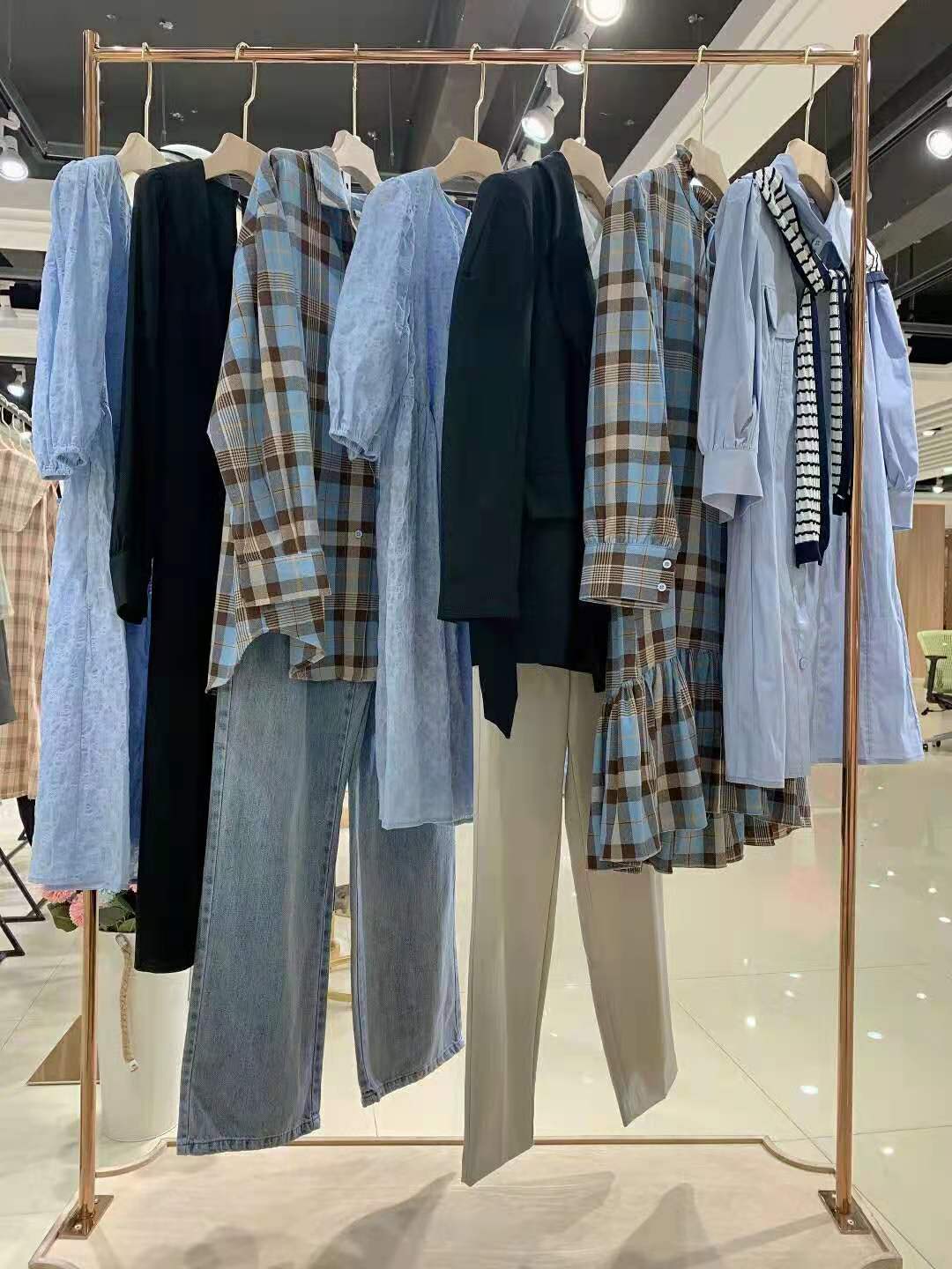 新作2021秋裝新款女裝品牌一手服裝尾貨批發(fā)