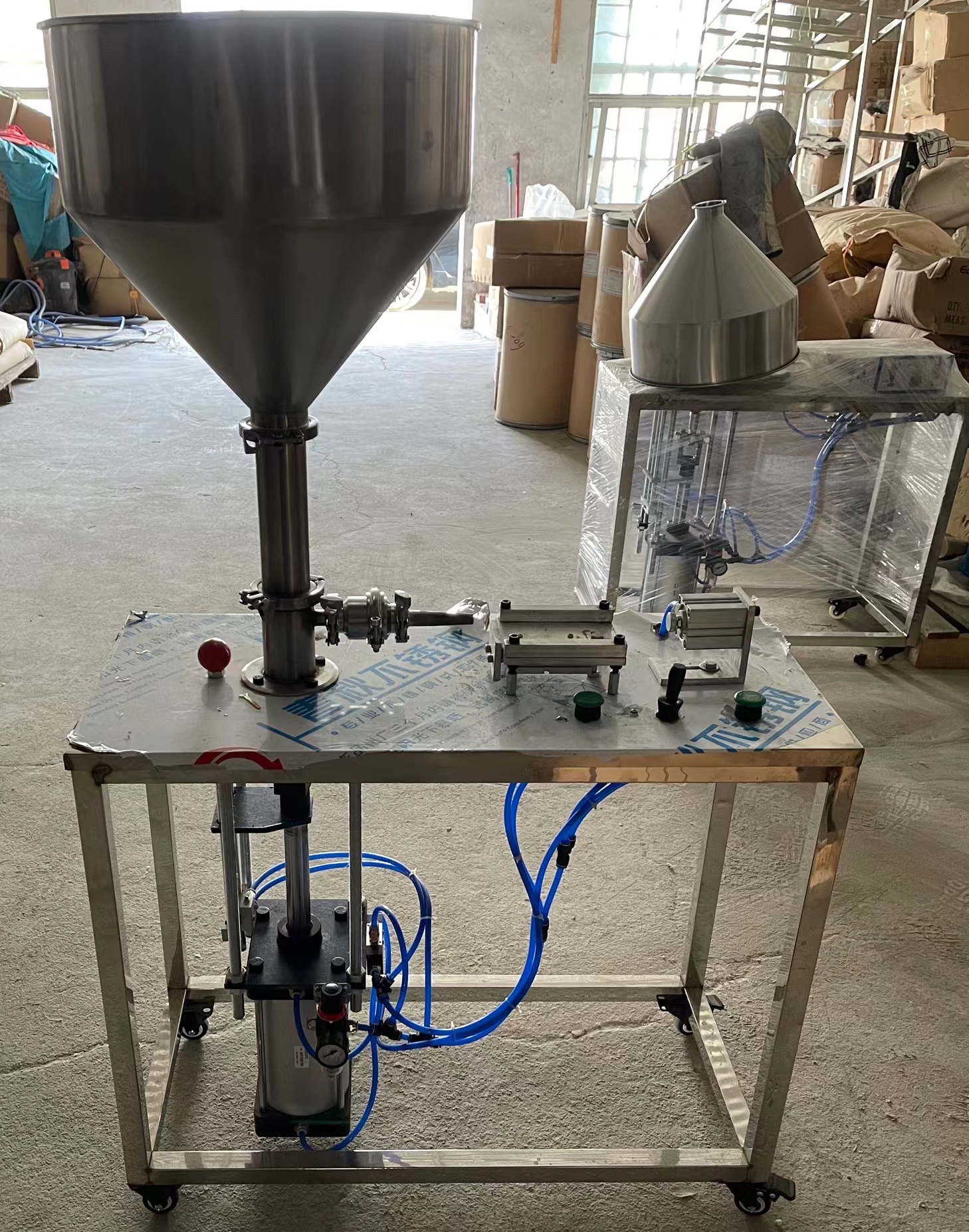 美縫劑灌裝機(jī)廠家 美縫劑灌裝機(jī)哪家好