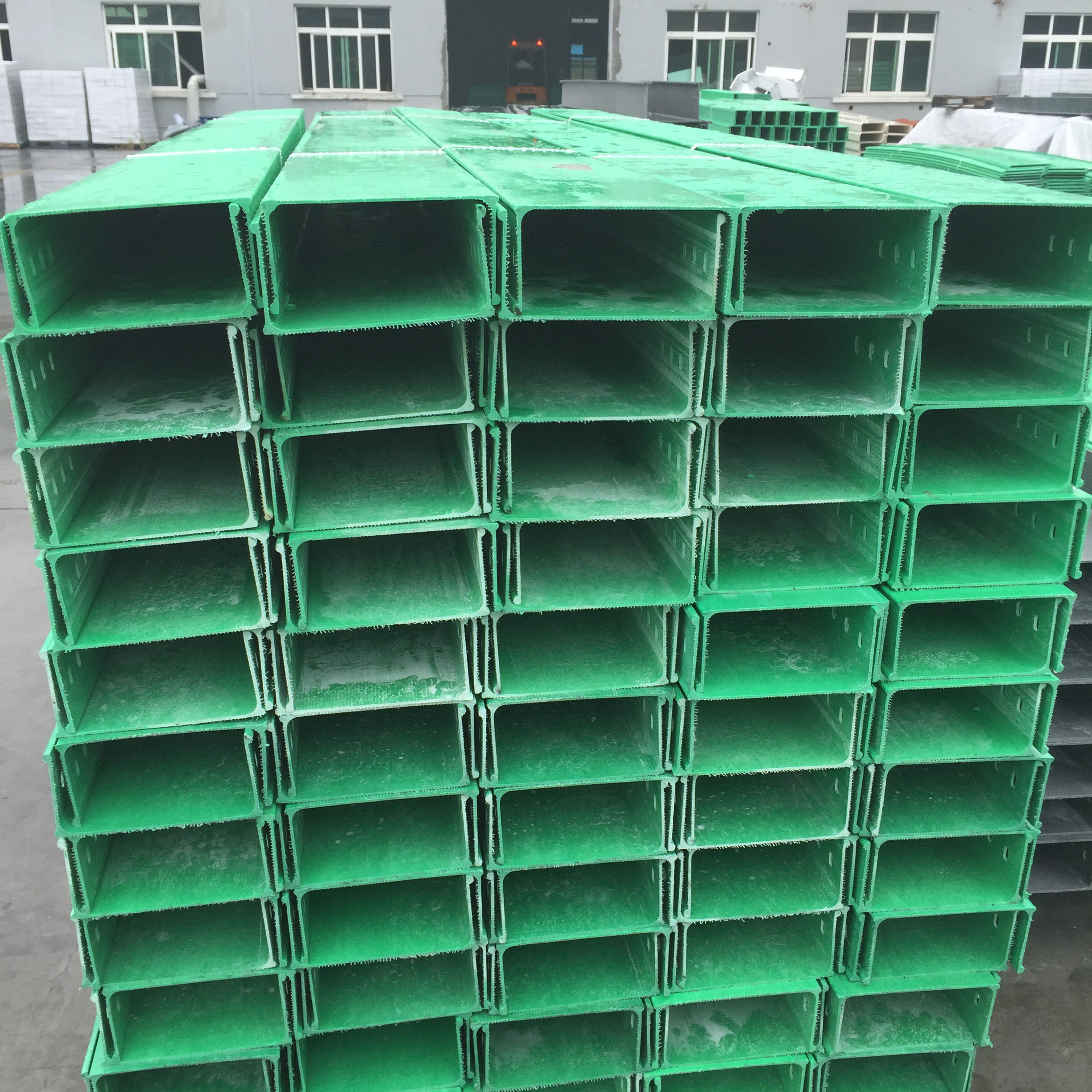 江蘇玻璃鋼電纜橋架批發(fā)價格_阻燃絕緣槽式橋架生產(chǎn)廠商