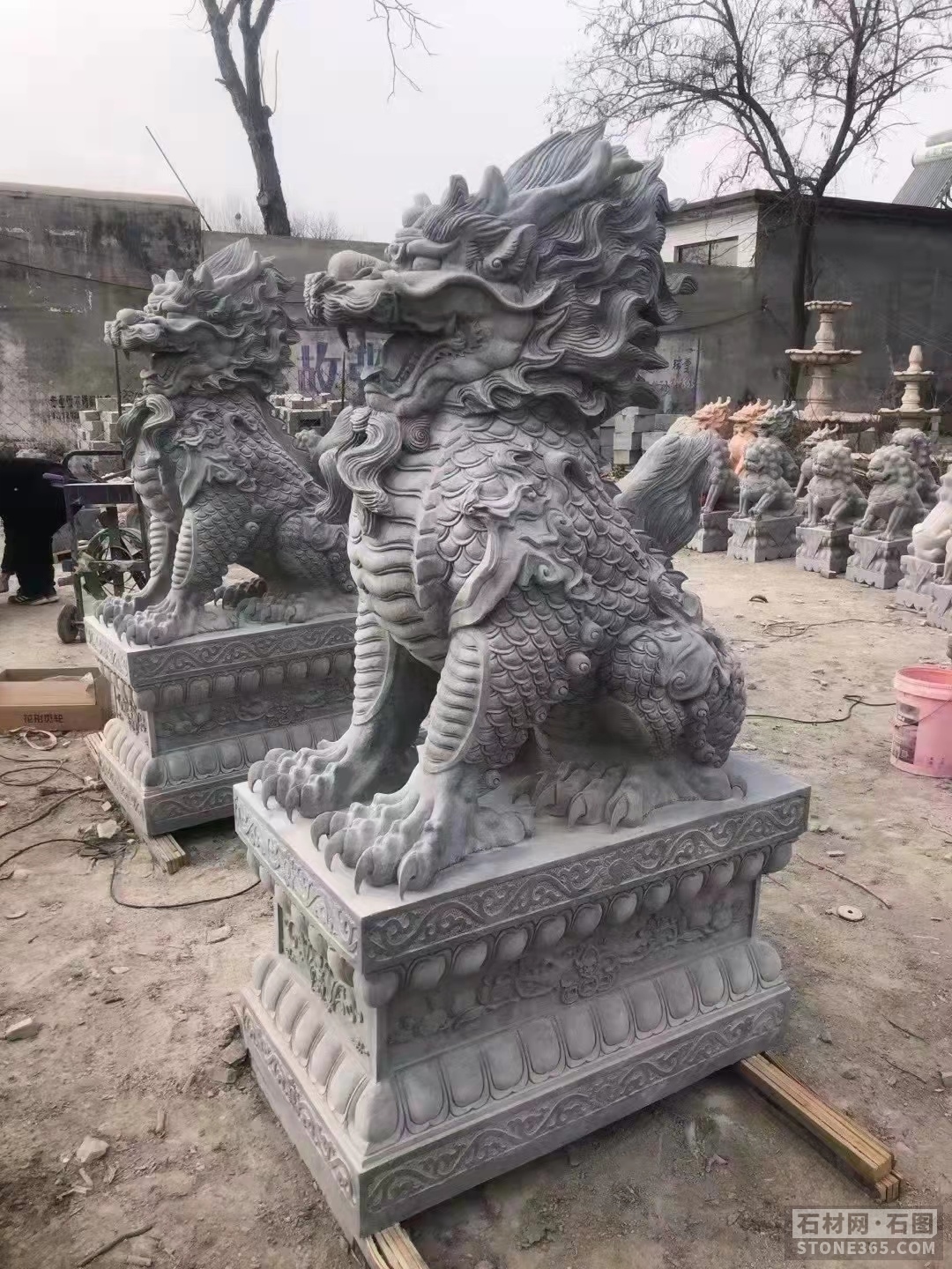 青石石獅子雕刻批發(fā)廠