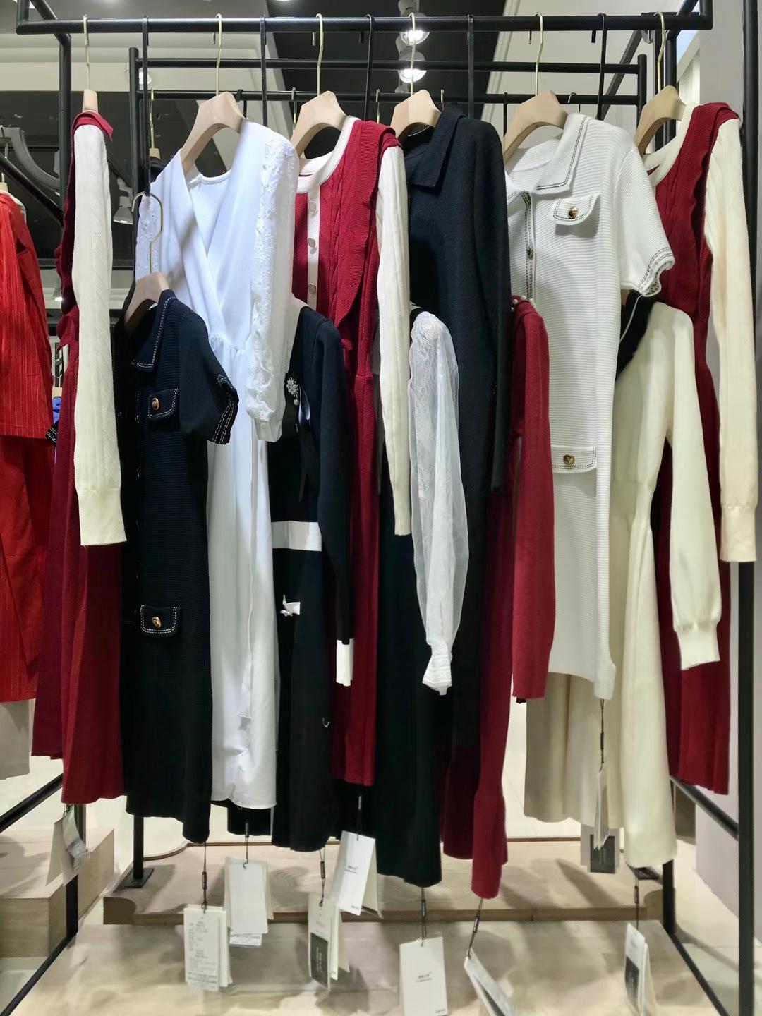 輕奢品牌茜娜女神2021秋冬專柜女裝品牌特價清倉處理