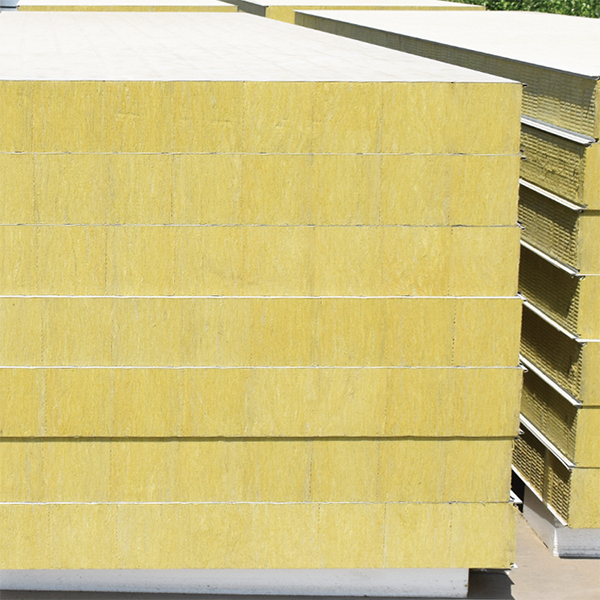 陽泉市巖棉彩鋼夾芯板廠家介紹