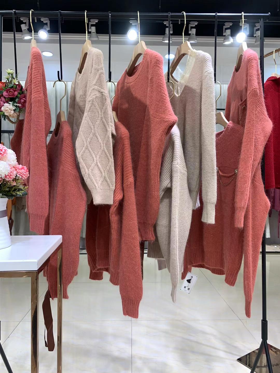 奧詩(shī)芮毛衣2021冬當(dāng)季新款專柜下架品牌女裝一手貨源批發(fā)網(wǎng)