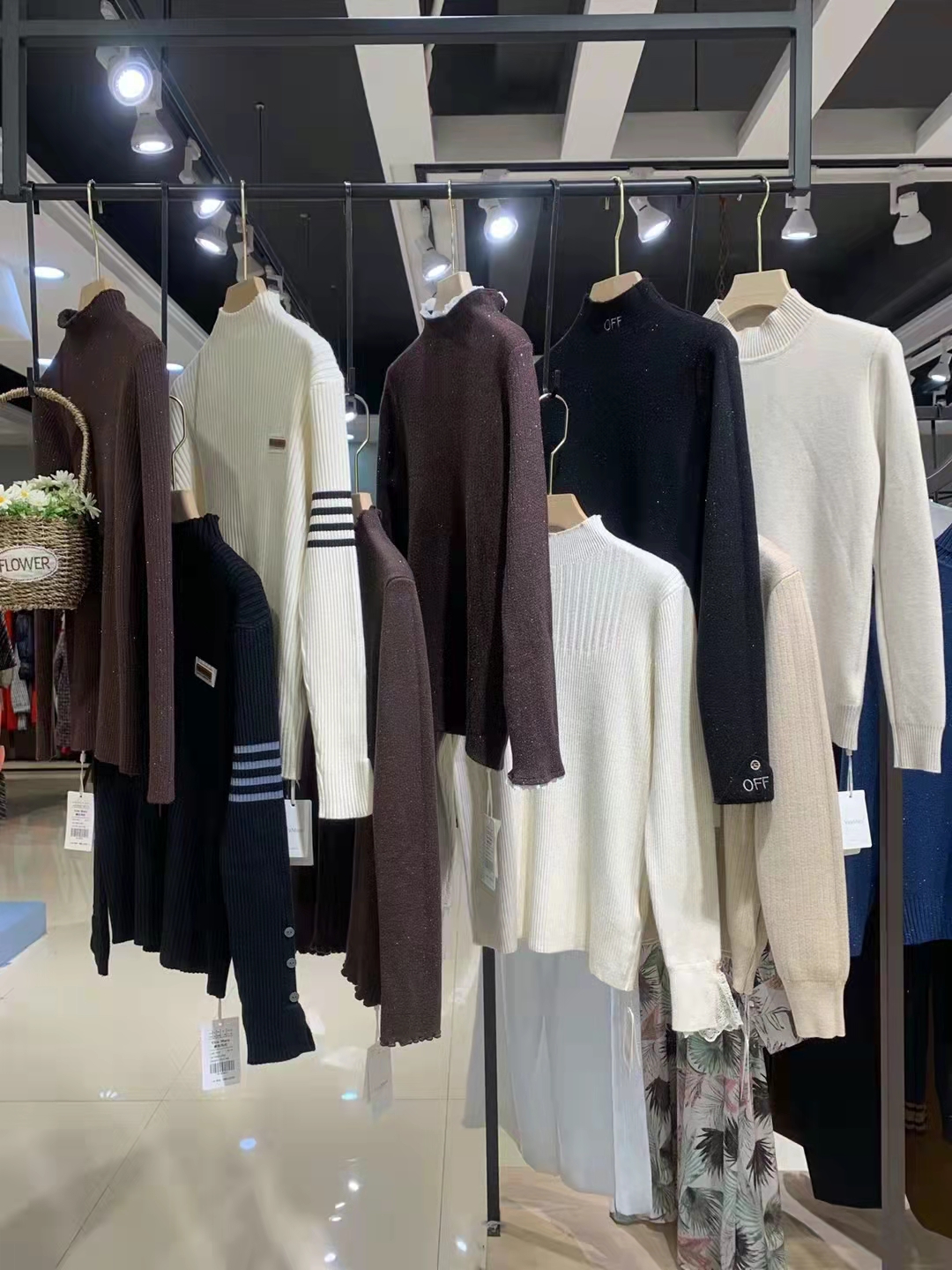 意大利高 端品牌維拉瑪拉2021冬品牌折扣女裝毛衣尾貨貨源批發(fā)