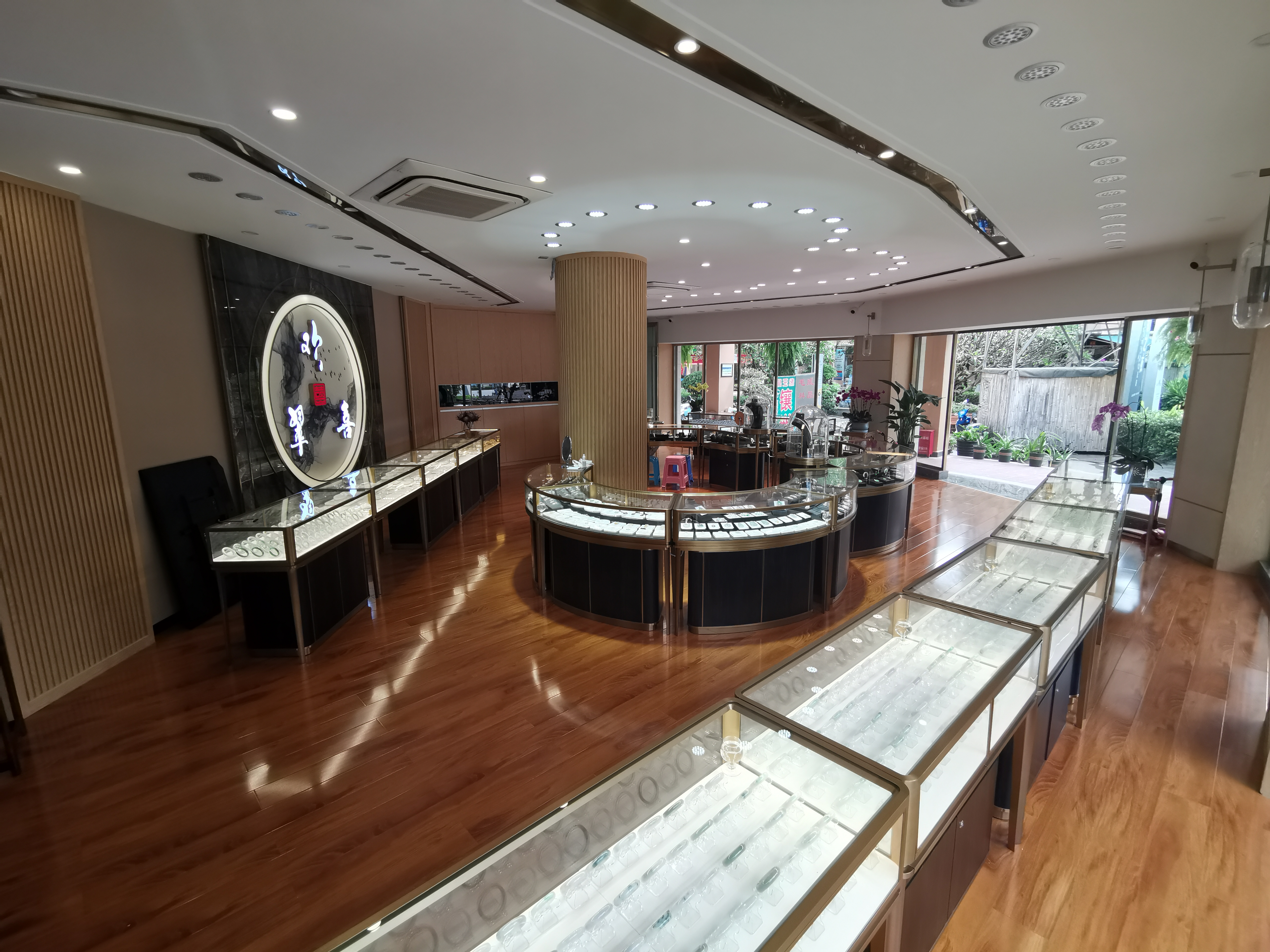 尚源珠寶展柜定制,圓形珠寶柜臺(tái),翡翠柜臺(tái)