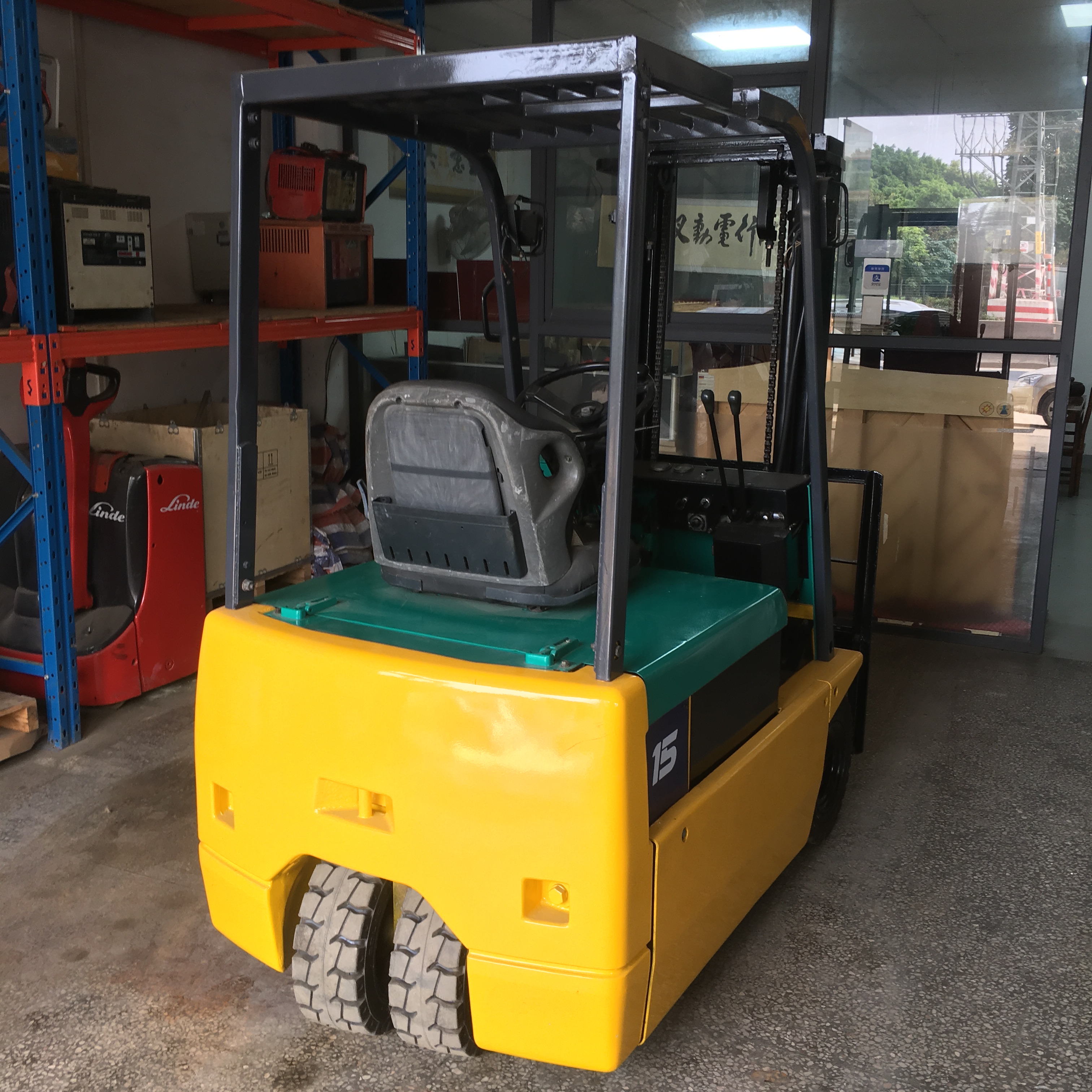 二手1.5噸小松三支點電動叉車 電動叉車 小松電動叉車