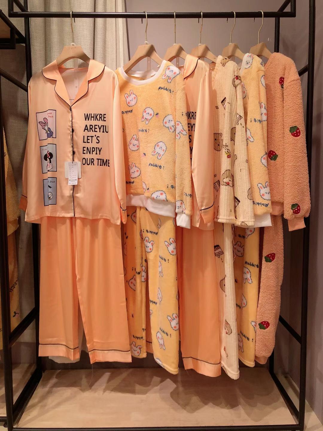 羅佧秀羊羔加厚款系列家居服2021秋冬新款品牌折扣女裝走份批發(fā)女裝實體店拿貨渠道