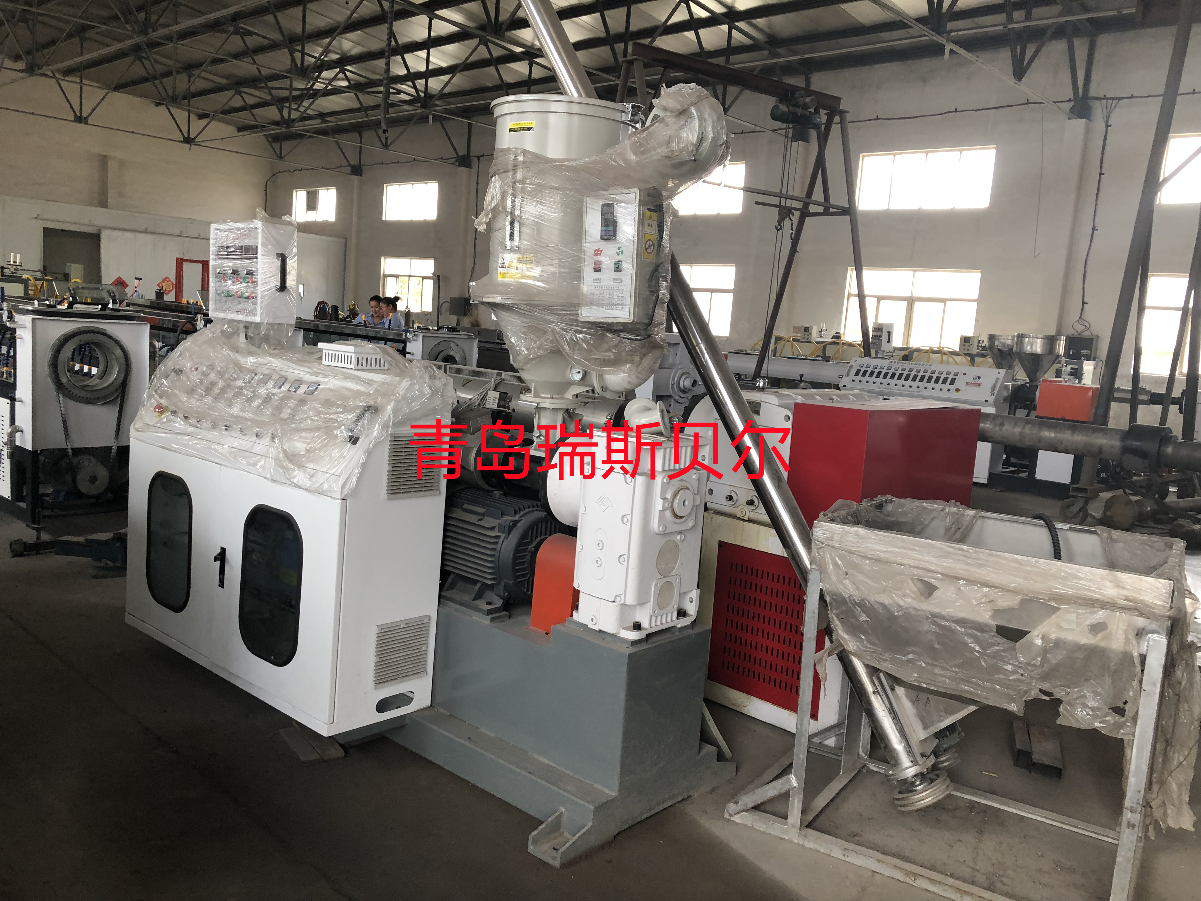 碳素波紋管生產(chǎn)線 PVC塑料成型機(jī) 排水管 真空定型機(jī) 再生塑料擠出機(jī)