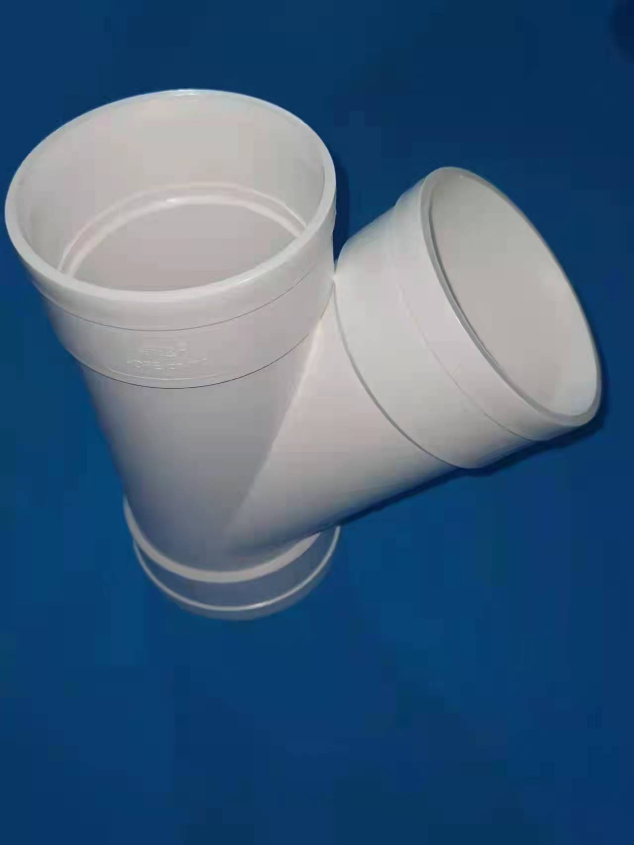 廠家供應(yīng)HDPE溝槽式靜音排水管 耐老化性好 抗高低溫 耐酸堿