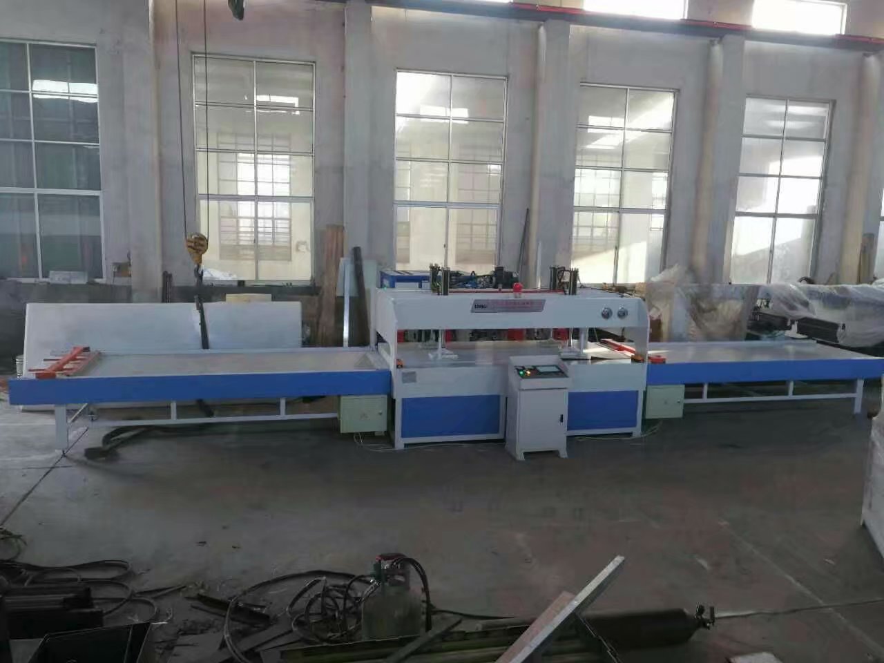 數(shù)控鎖孔機(jī)無誤差功能全價(jià)格低廠家批發(fā)