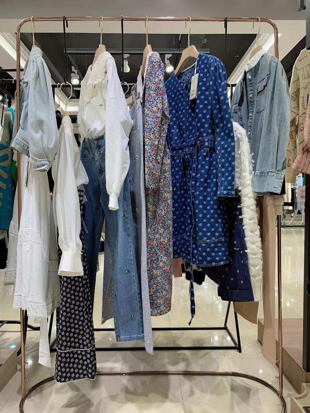 【芭依璐】22夏森系時尚品牌女裝庫存尾貨一手貨源 品牌女裝折扣批發(fā)供應商價格