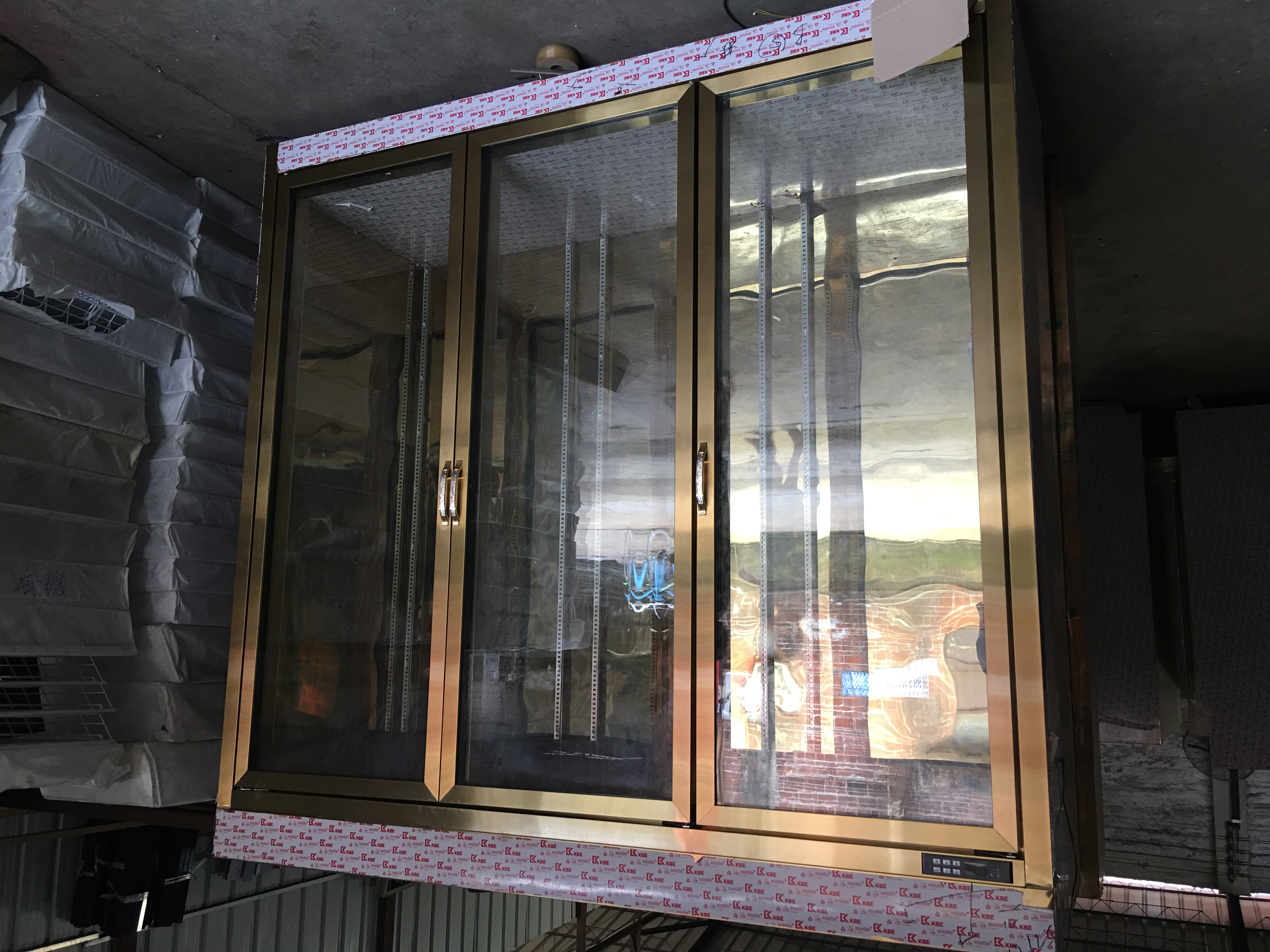 玫瑰金拉絲304不繡鋼展示柜  商場歐式復(fù)古不銹鋼展示架來圖定做