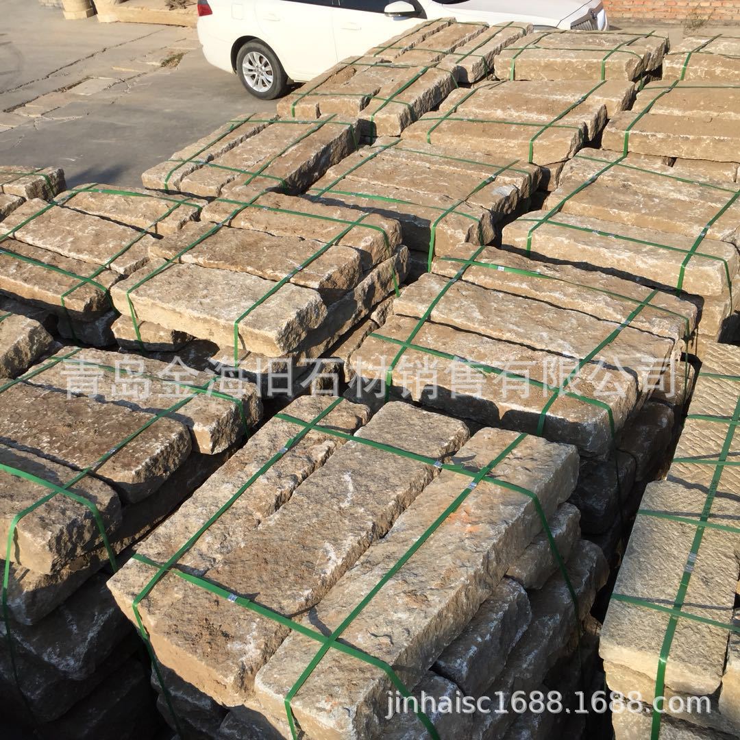 老石板鋪路石 建設(shè)道路用石板批發(fā)