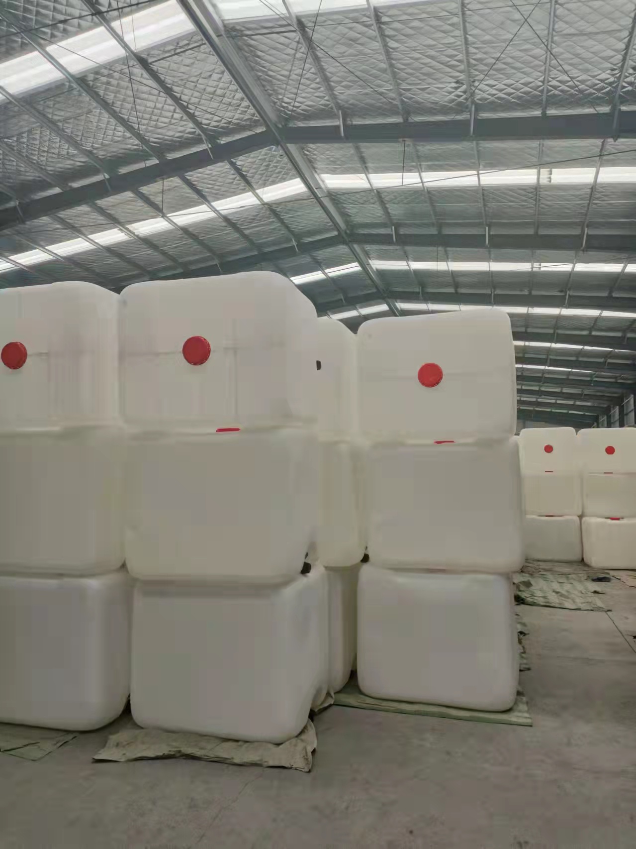二手化工噸桶 二手噸桶報(bào)價(jià) 現(xiàn)貨出售 二手成型噸桶 噸桶廠家 防靜電噸桶 避光噸桶
