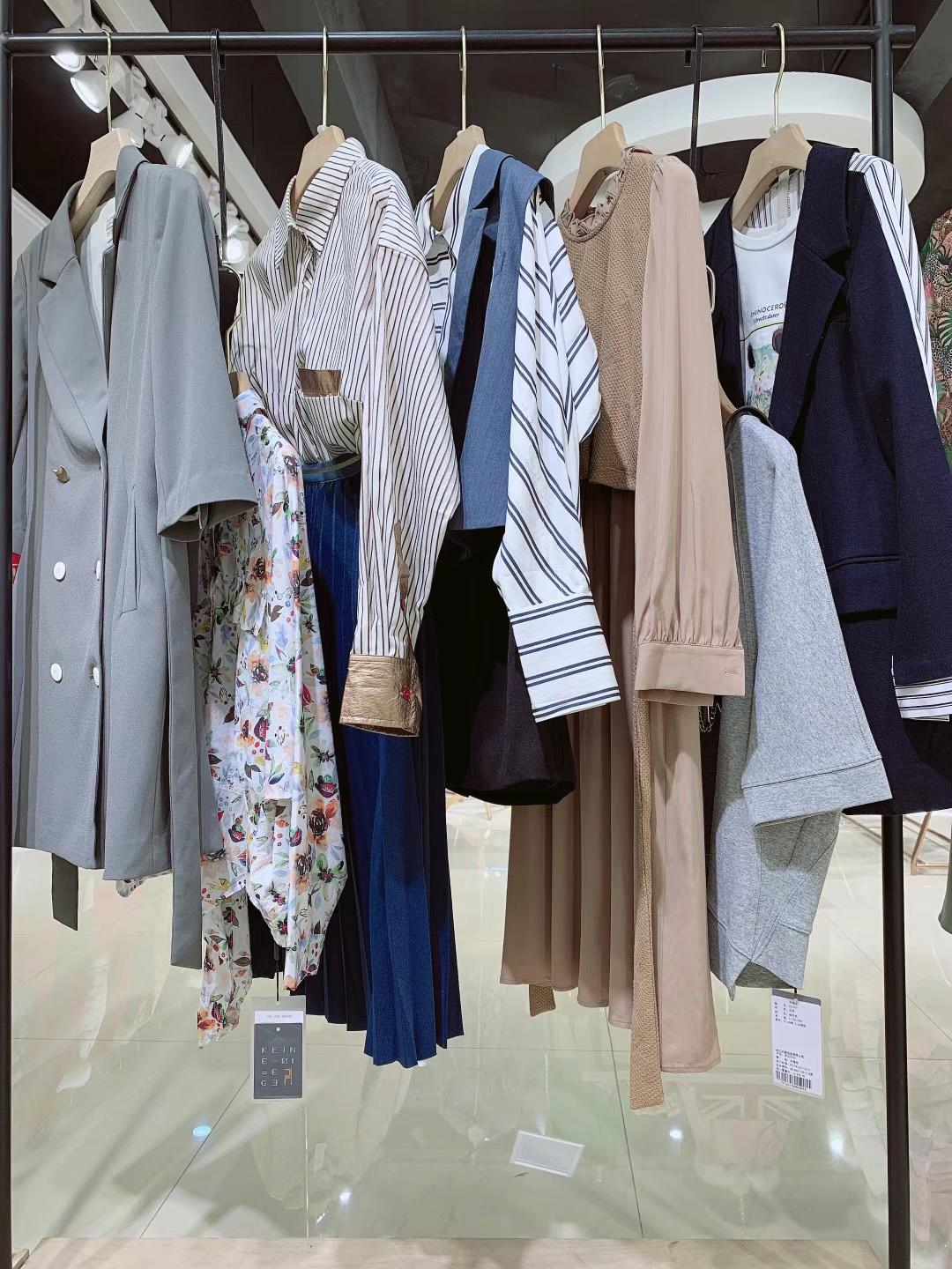 廣州尾貨批發(fā)市場 凱恩2022春專柜新款女裝品牌折扣尾貨批發(fā) 品牌折扣店貨源批發(fā)