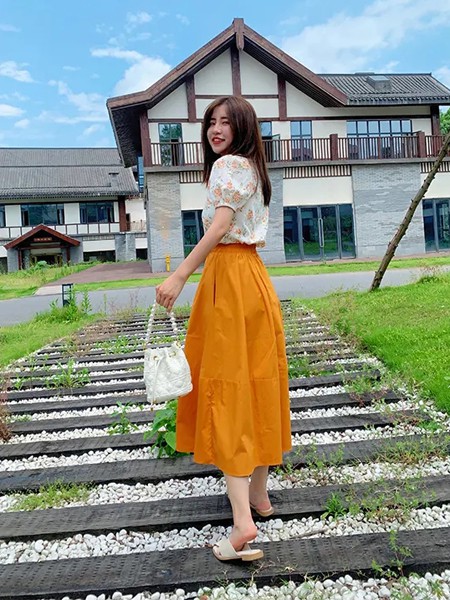 一二線大 牌速范2022精 品品牌女裝折扣尾貨庫存一手貨源