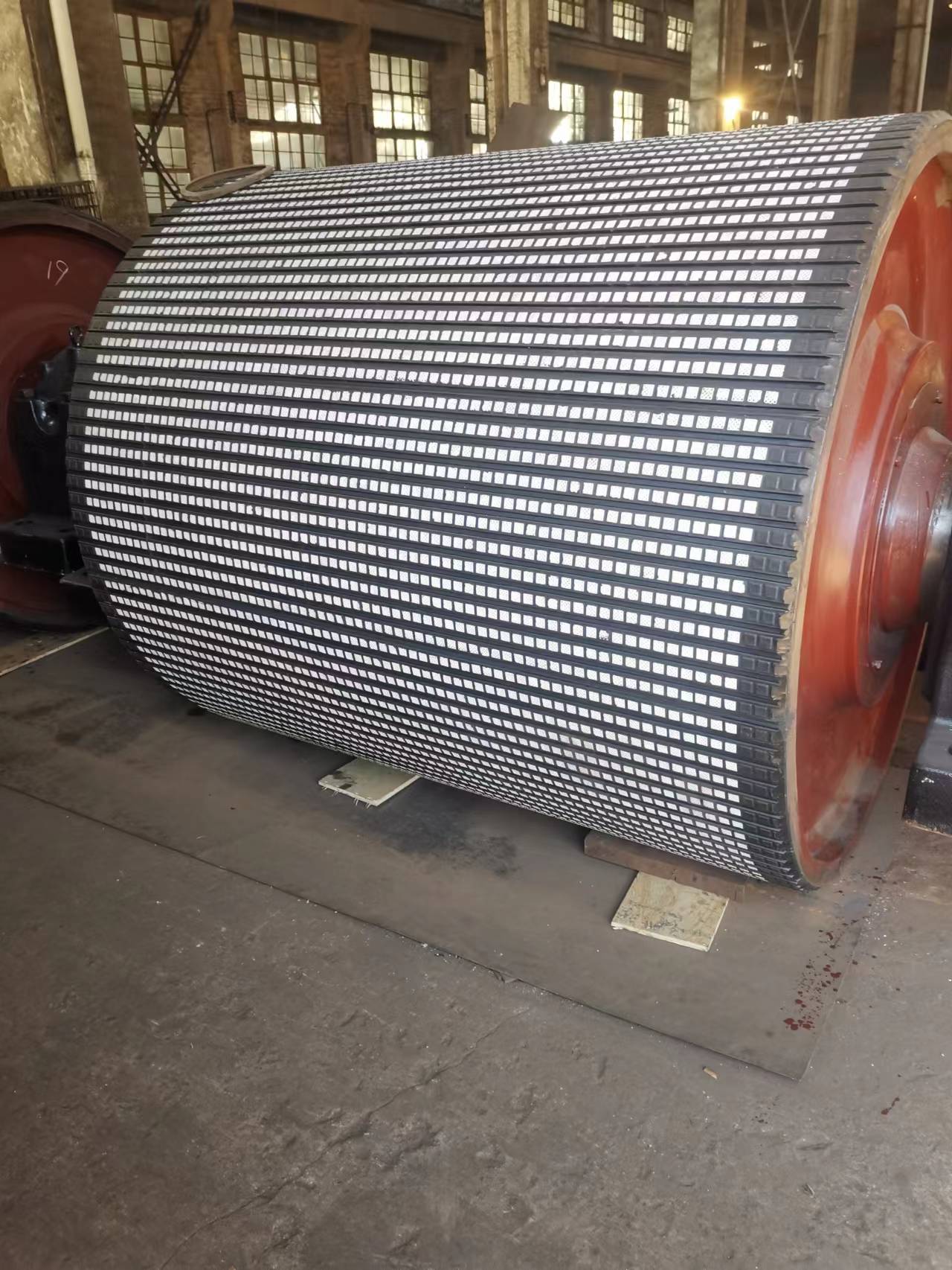 山東陶瓷滾筒襯板廠家 山東陶瓷滾筒襯板多少錢