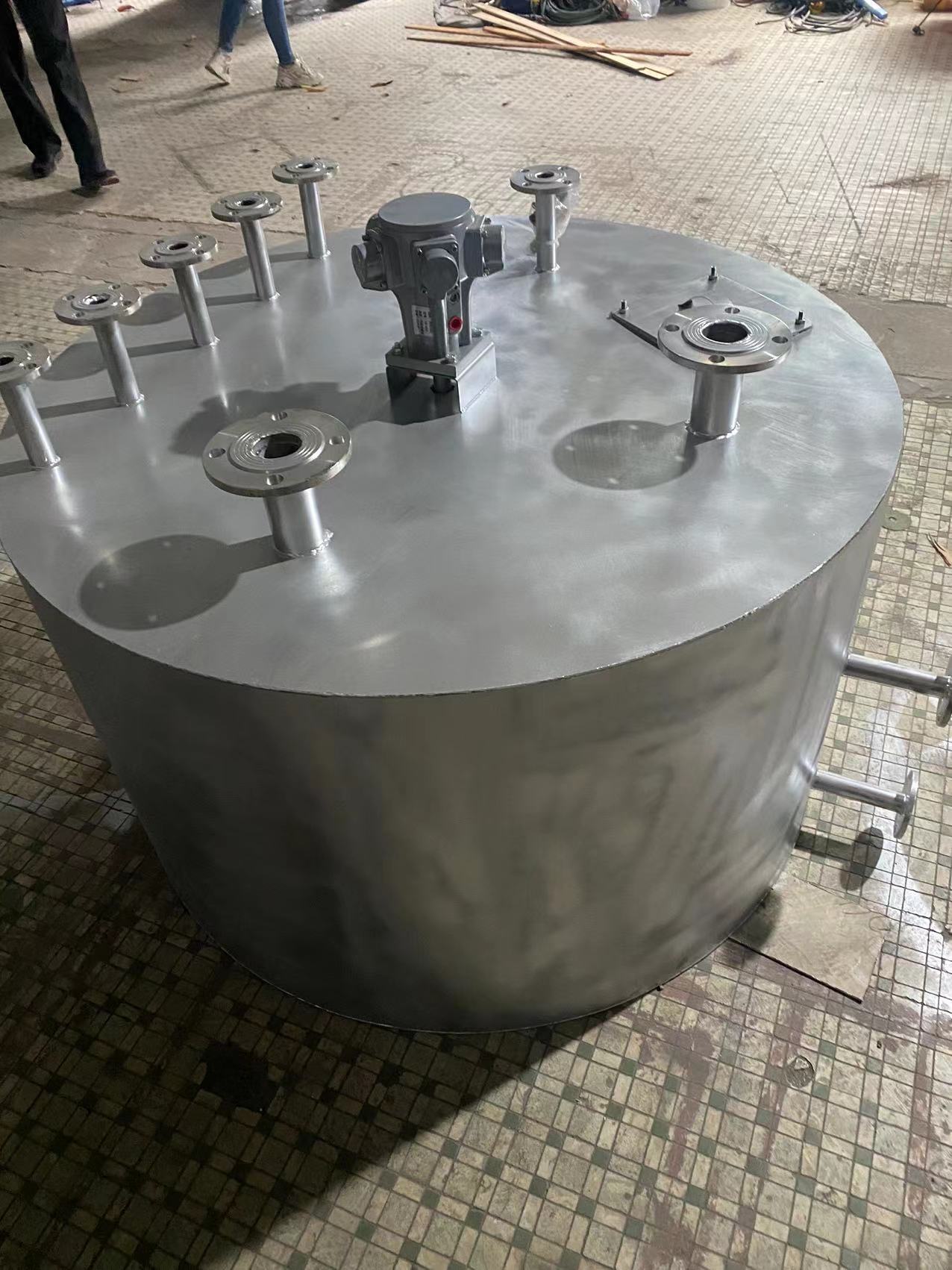 攪拌罐廠家找哪家_定制安裝報(bào)價(jià)熱線【廣東順德眾杰新節(jié)能科技有限公司】