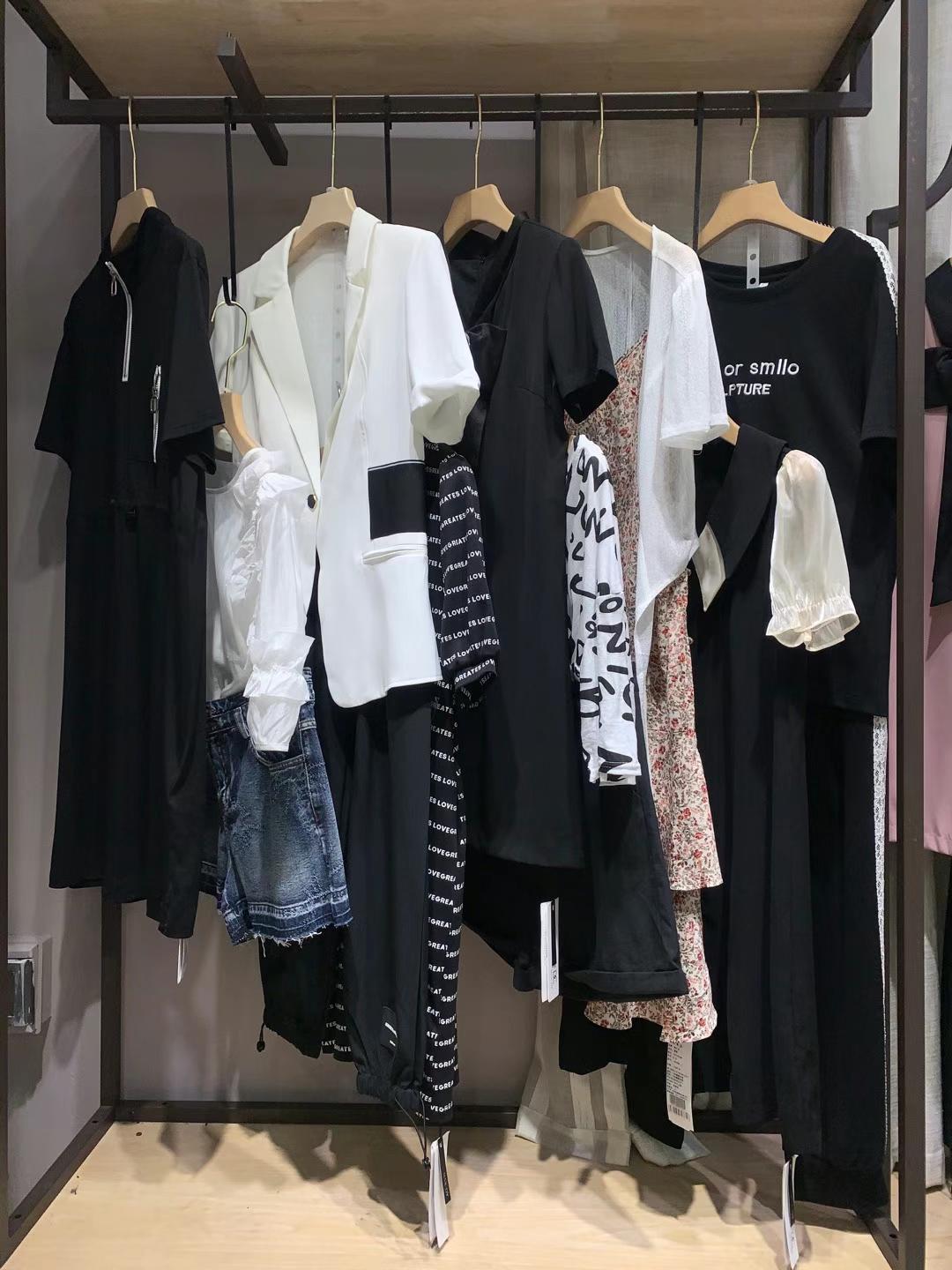 瑪斯荻娃杭州一 線知 名品牌女裝尾貨折扣批發(fā) 直播折扣女裝批發(fā)廠家