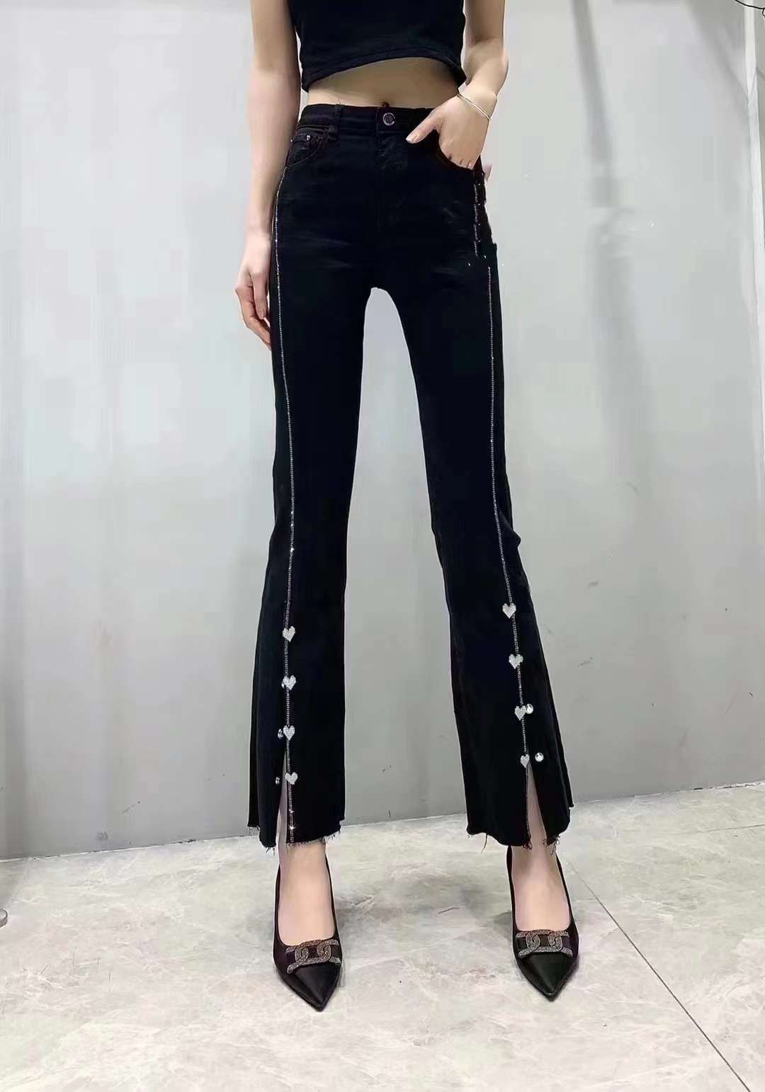 簡(jiǎn)約時(shí)尚品牌藍(lán)鯨牛仔褲2022夏專柜下架女裝折扣尾貨批發(fā)