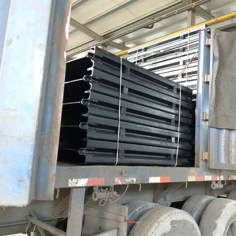 多規(guī)格刮板機(jī)配件 礦用刮板機(jī)中部槽 30t刮板機(jī)中部槽 40t刮板機(jī)中部槽