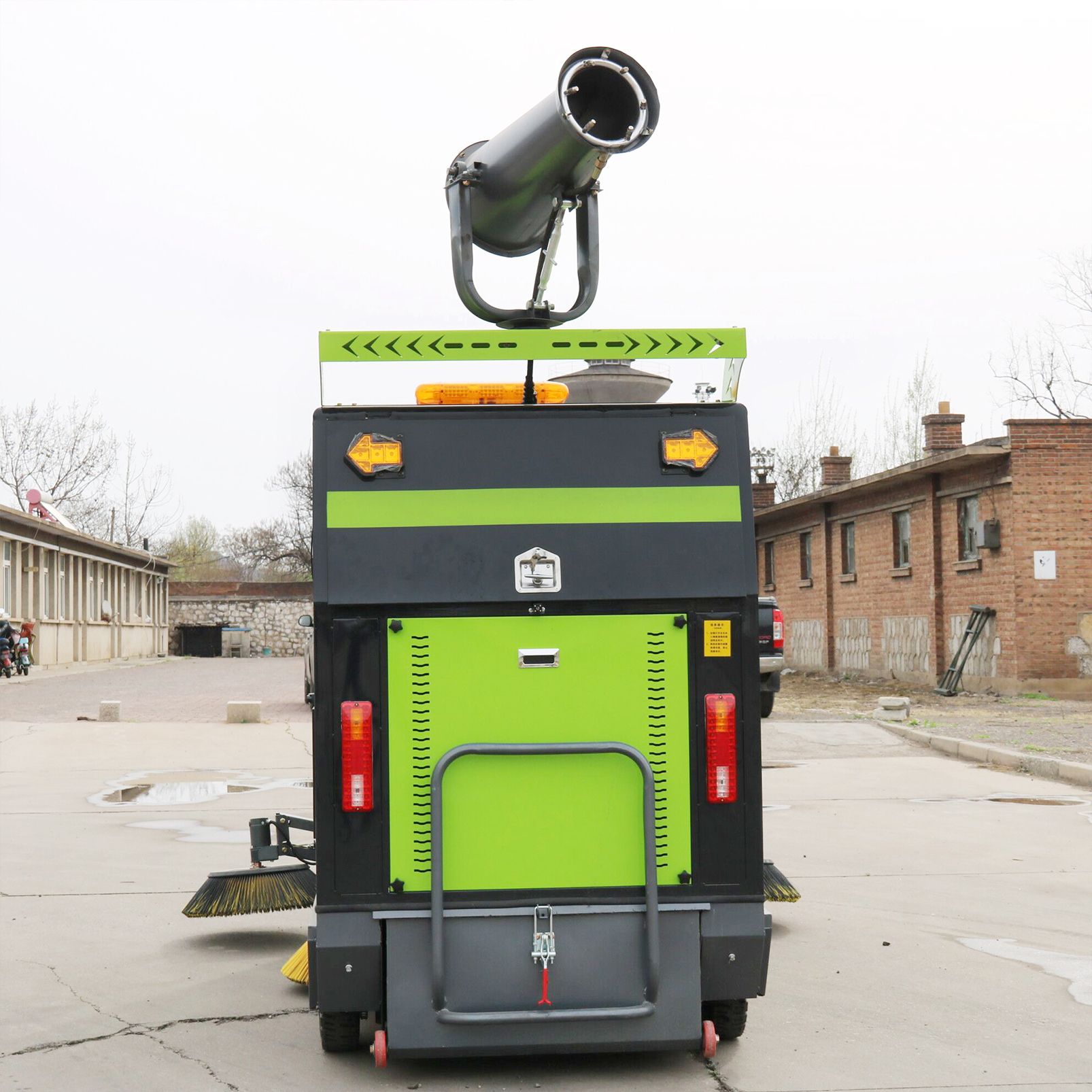 小型駕駛式掃地車 多功能四輪廠區(qū) 電動掃地車  掃地機